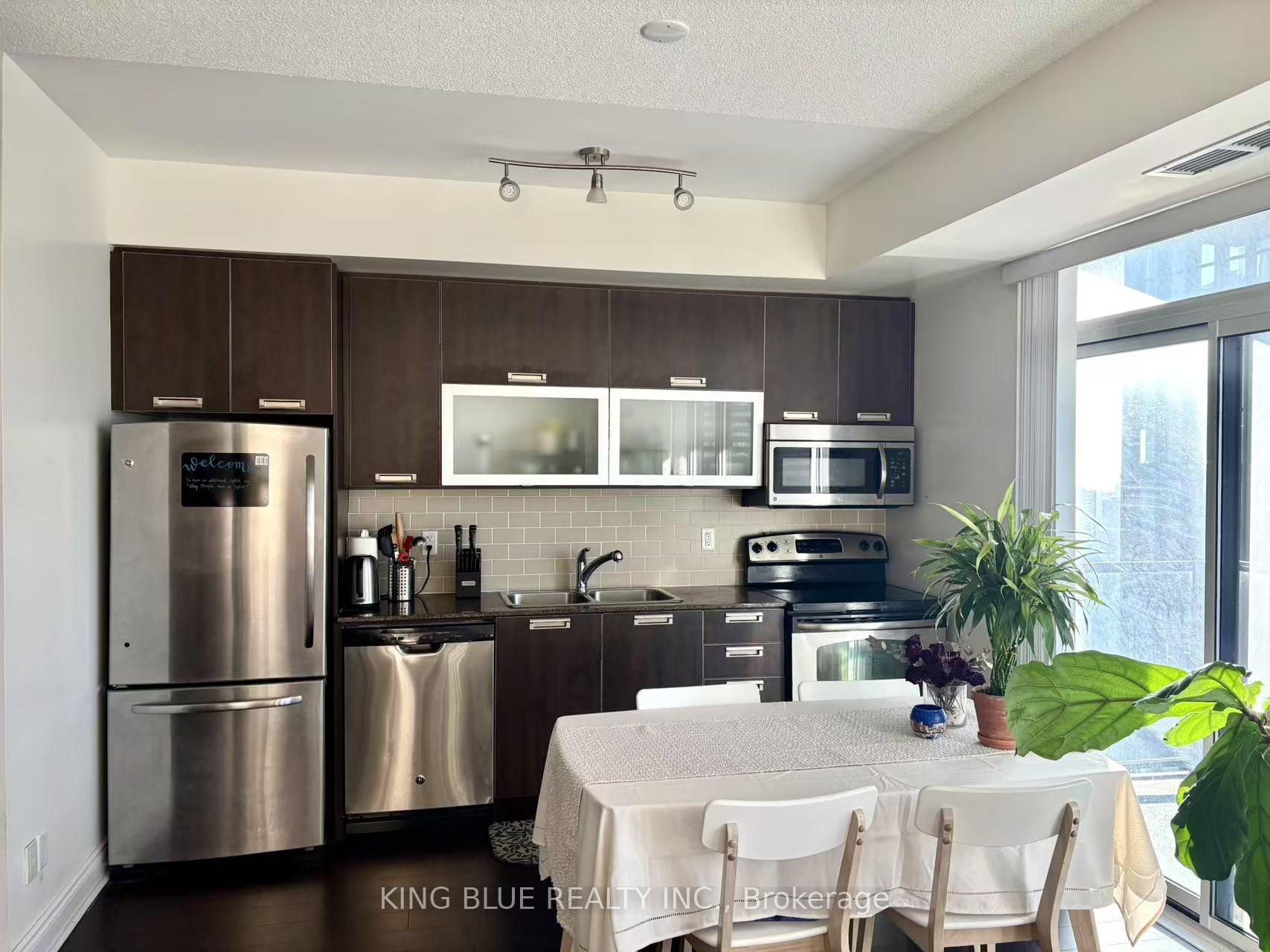 Photo 4 of Unit 3303, 28 Ted Rogers Way, Toronto, Church-Yonge Corridor — HOMEH