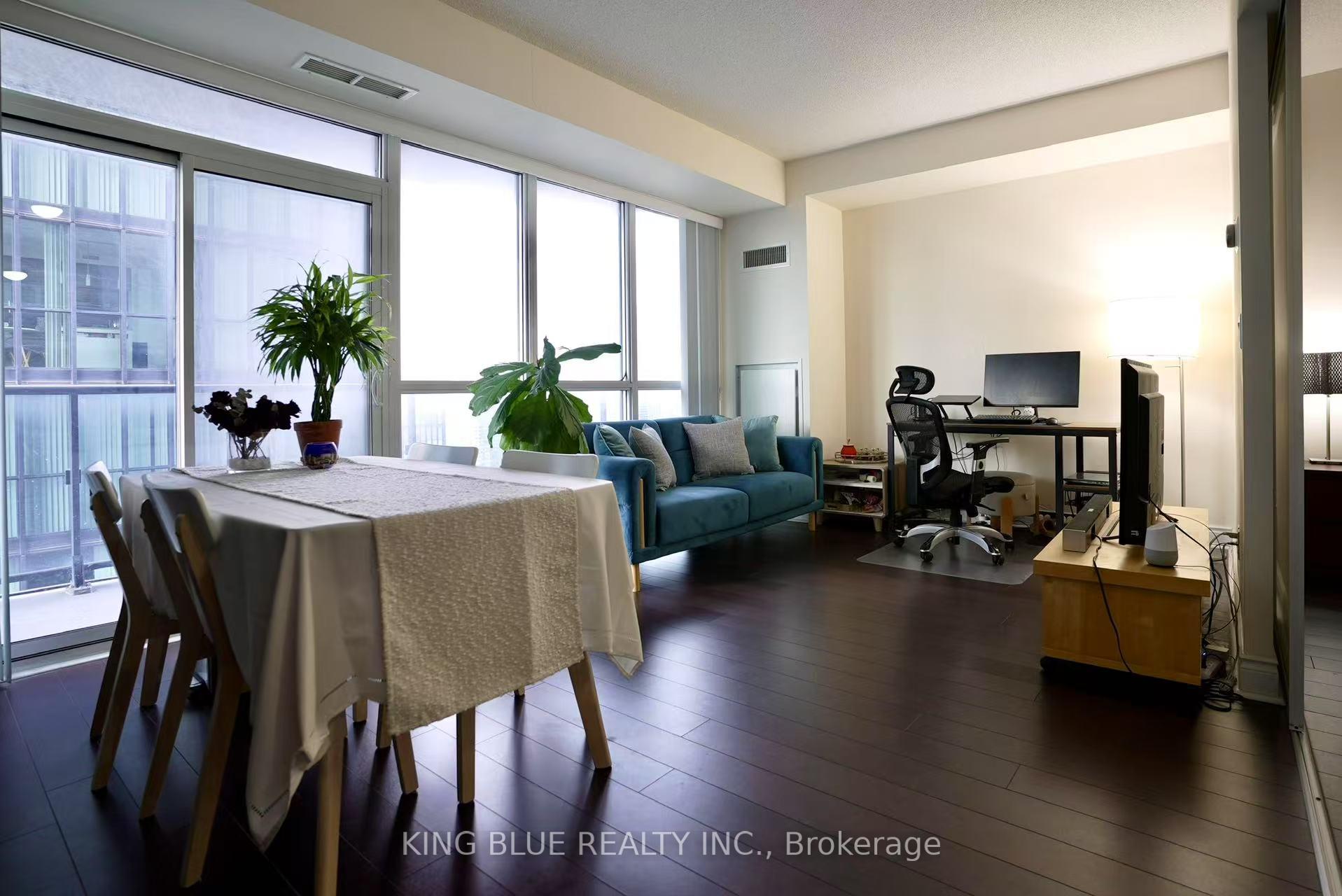 Photo 5 of Unit 3303, 28 Ted Rogers Way, Toronto, Church-Yonge Corridor — HOMEH
