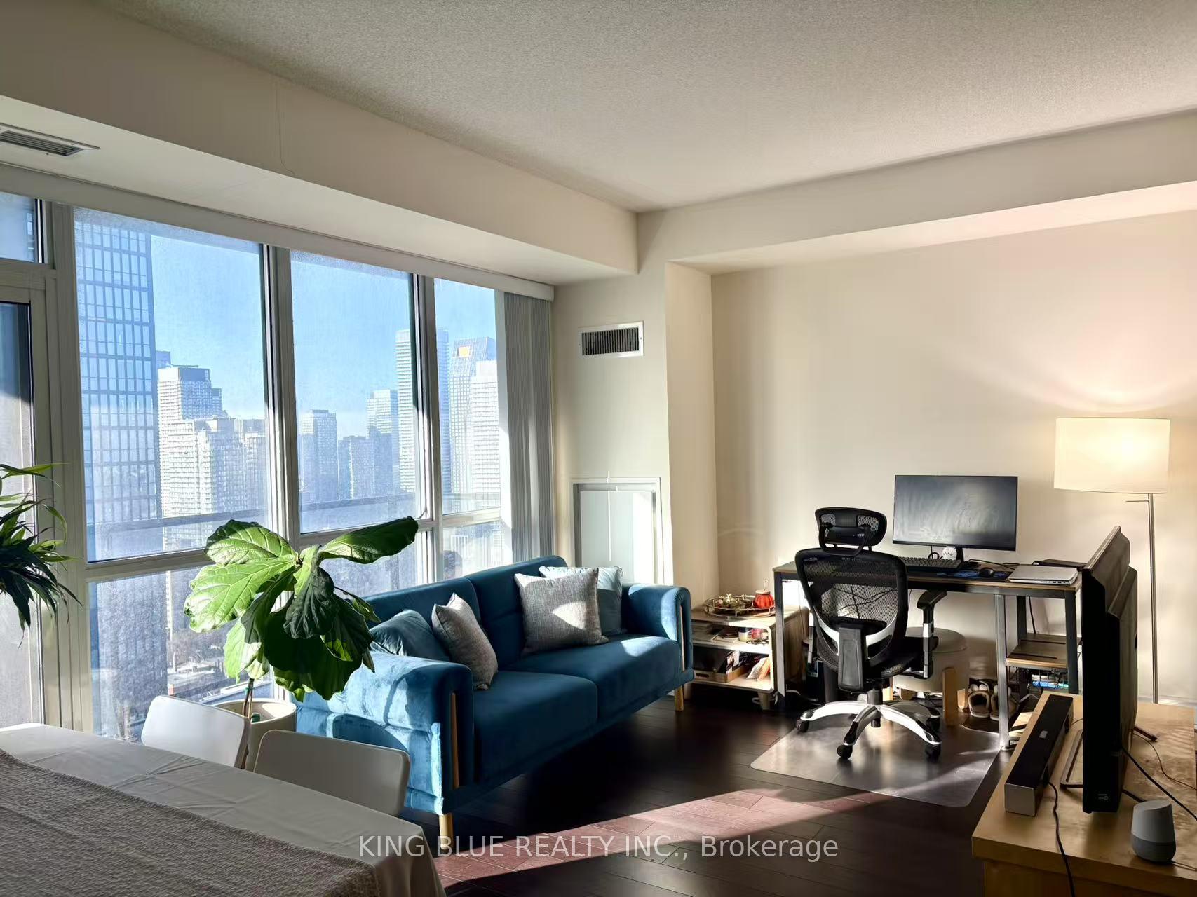 Photo 9 of Unit 3303, 28 Ted Rogers Way, Toronto, Church-Yonge Corridor — HOMEH