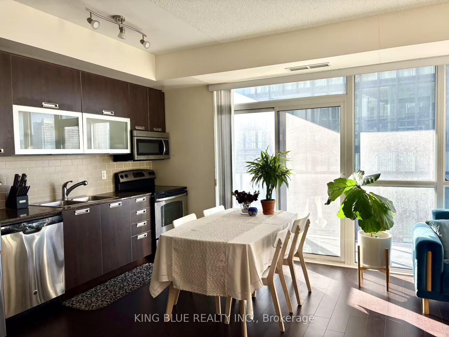 Photo 12 of Unit 3303, 28 Ted Rogers Way, Toronto, Church-Yonge Corridor — HOMEH