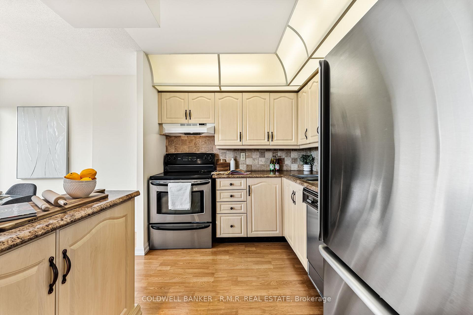 Photo 8 of Unit PH2, 600 Thornton Road N, Oshawa, McLaughlin — HOMEH