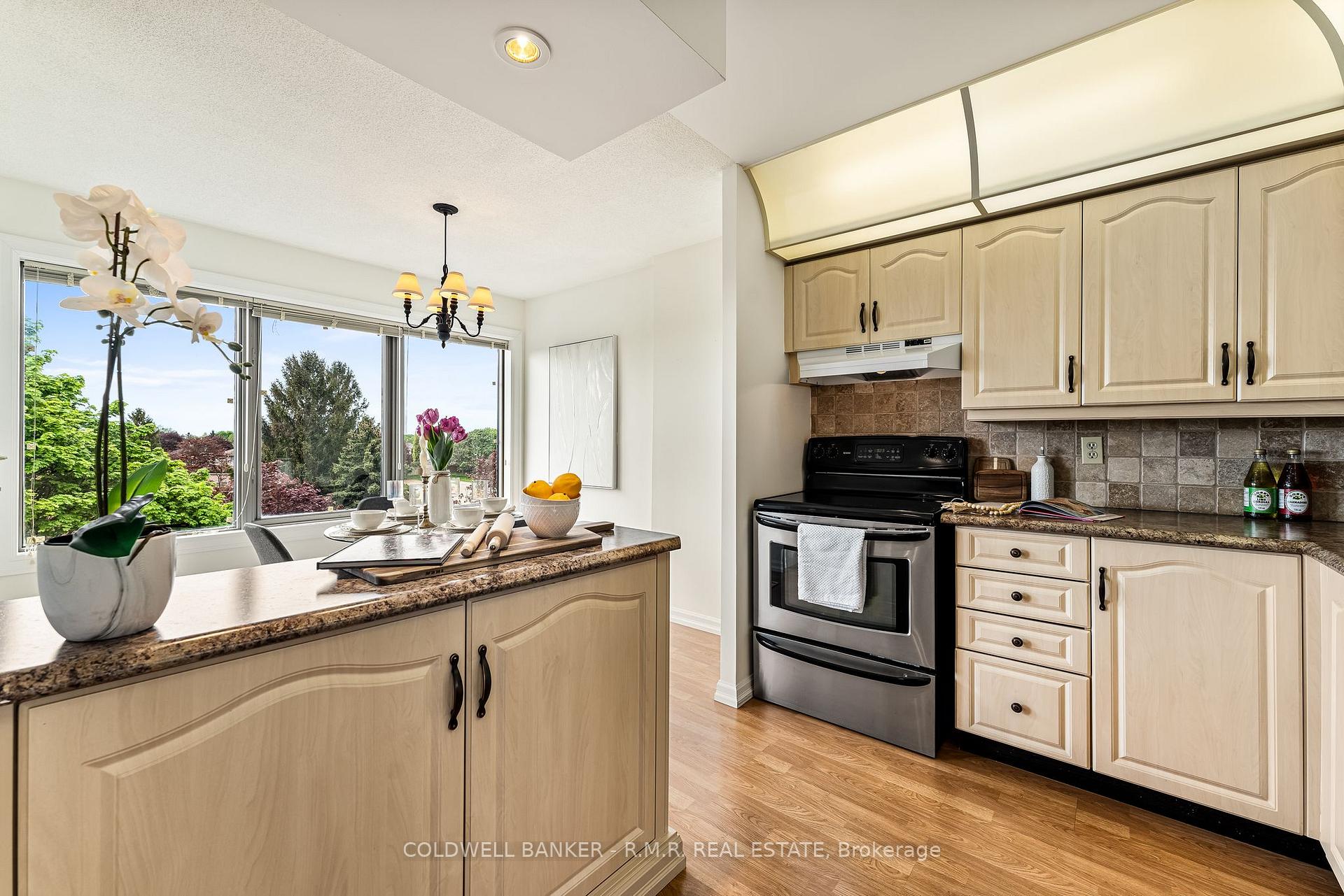 Photo 9 of Unit PH2, 600 Thornton Road N, Oshawa, McLaughlin — HOMEH
