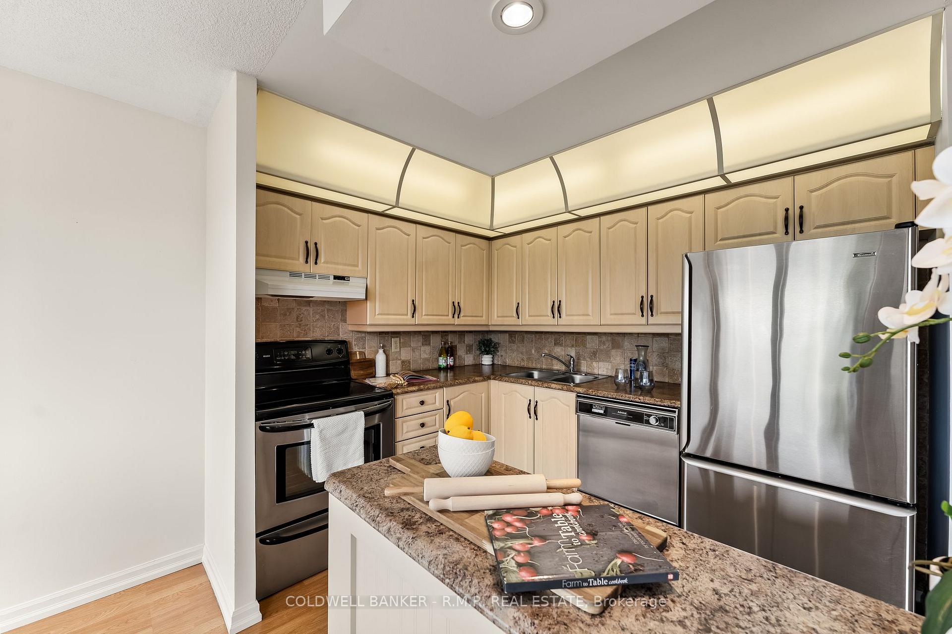 Photo 16 of Unit PH2, 600 Thornton Road N, Oshawa, McLaughlin — HOMEH