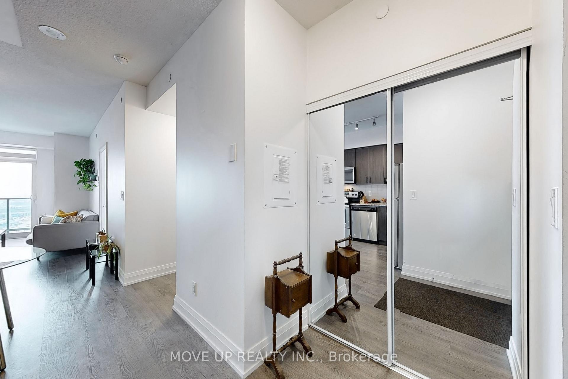 Photo 4 of Unit 2004, 3700 Highway 7, Vaughan, Vaughan Corporate Centre — HOMEH
