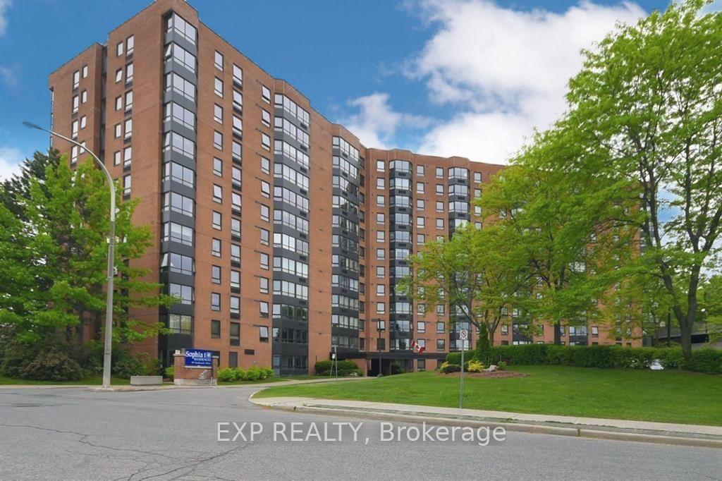 Front of Unit 1013, 80 Sandcastle Drive