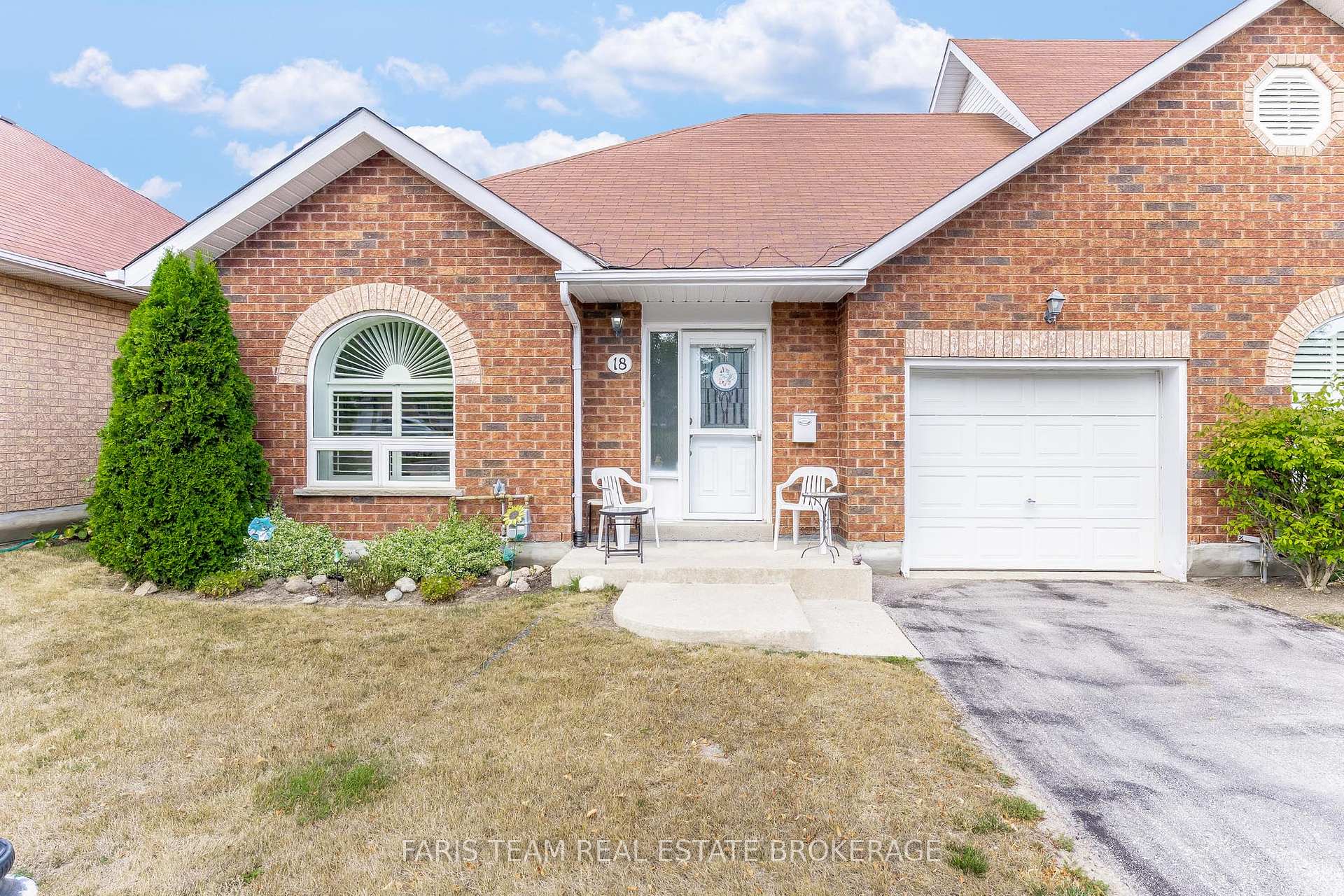 Photo 3 of Unit 18, 318 Little Avenue, Barrie, Painswick North — HOMEH