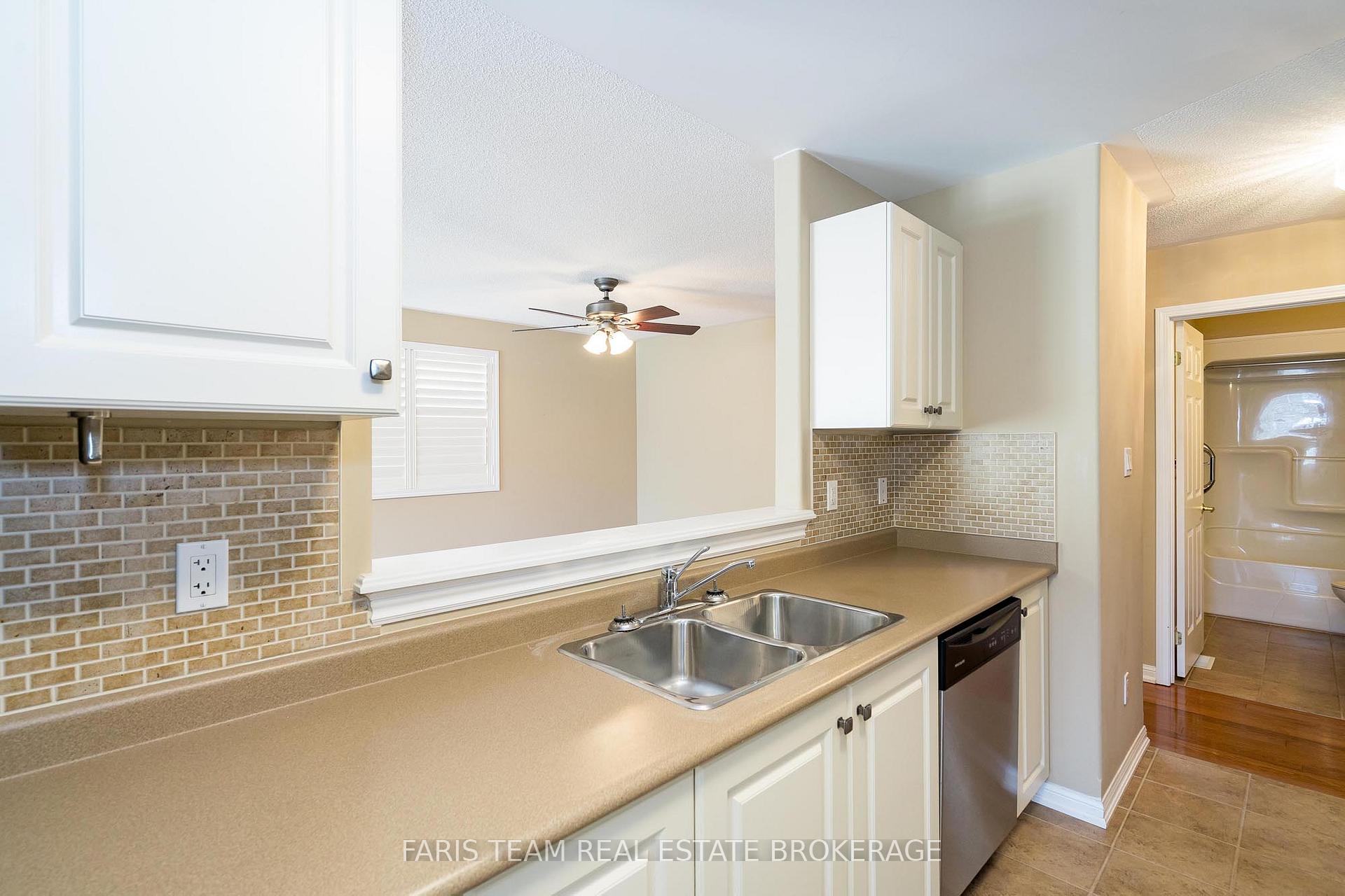 Photo 6 of Unit 18, 318 Little Avenue, Barrie, Painswick North — HOMEH