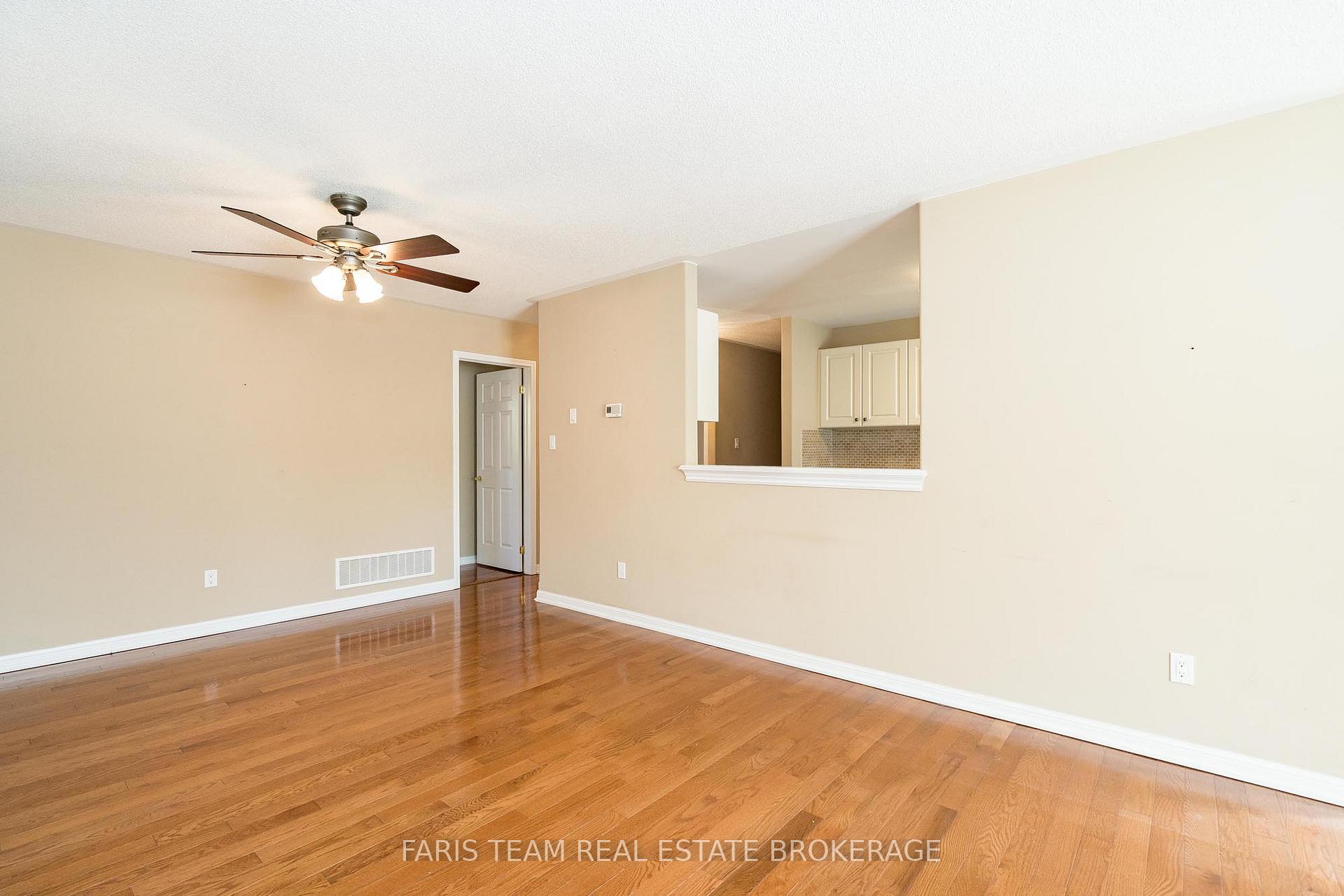 Photo 11 of Unit 18, 318 Little Avenue, Barrie, Painswick North — HOMEH