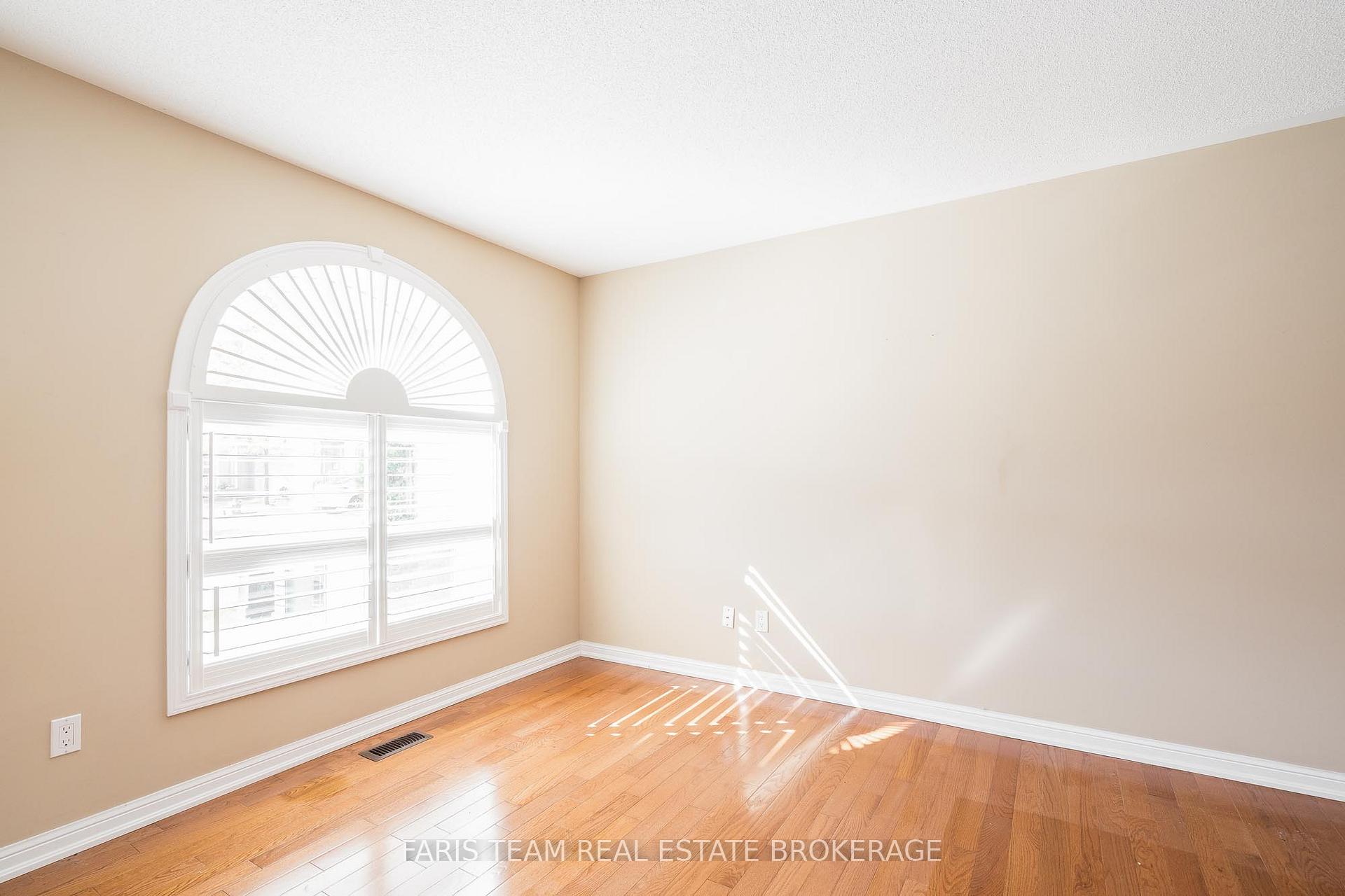 Photo 15 of Unit 18, 318 Little Avenue, Barrie, Painswick North — HOMEH