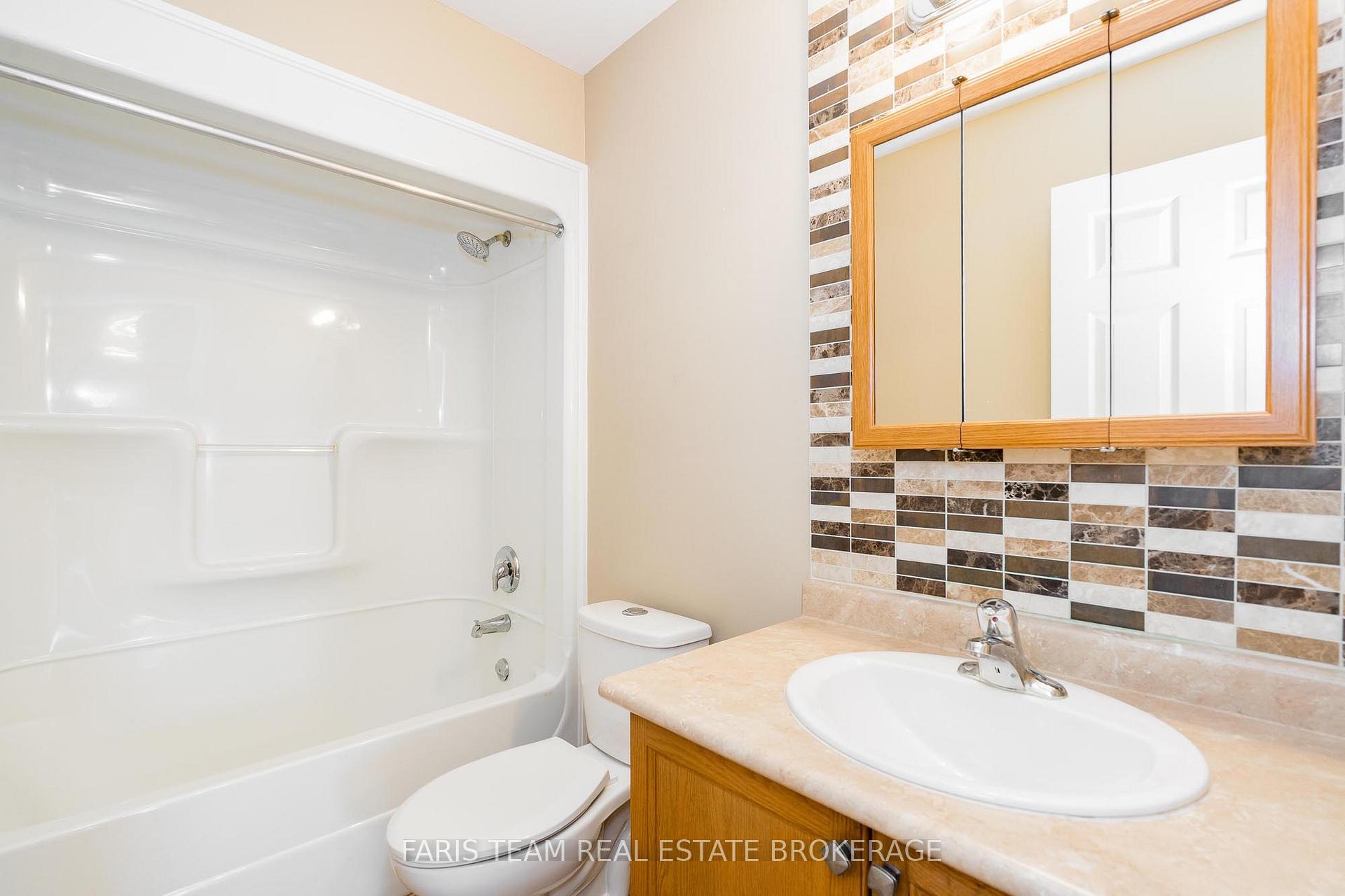 Photo 18 of Unit 18, 318 Little Avenue, Barrie, Painswick North — HOMEH