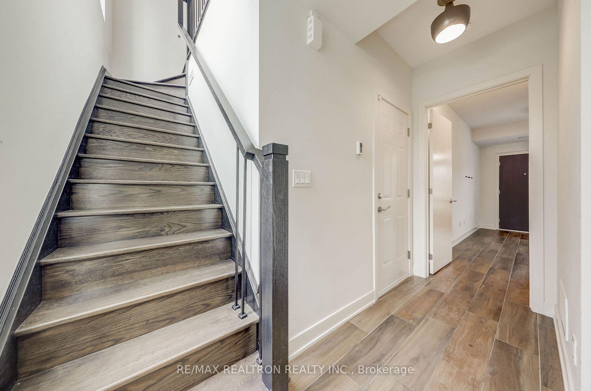 Photo 9 of 25 Sonic Way, Toronto, Flemingdon Park — HOMEH