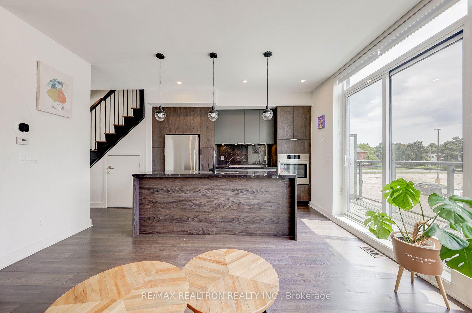 Photo 12 of 25 Sonic Way, Toronto, Flemingdon Park — HOMEH