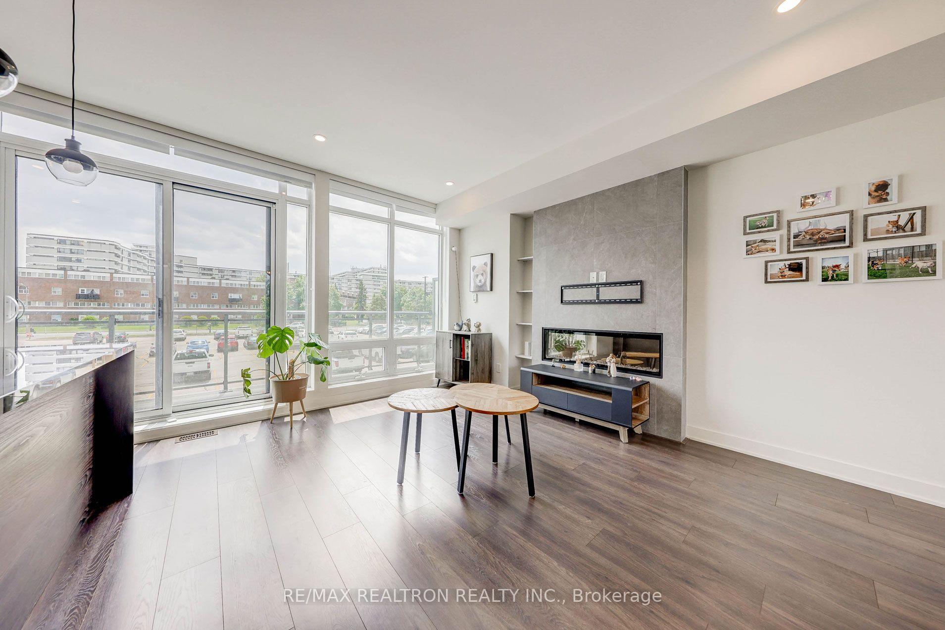 Photo 15 of 25 Sonic Way, Toronto, Flemingdon Park — HOMEH