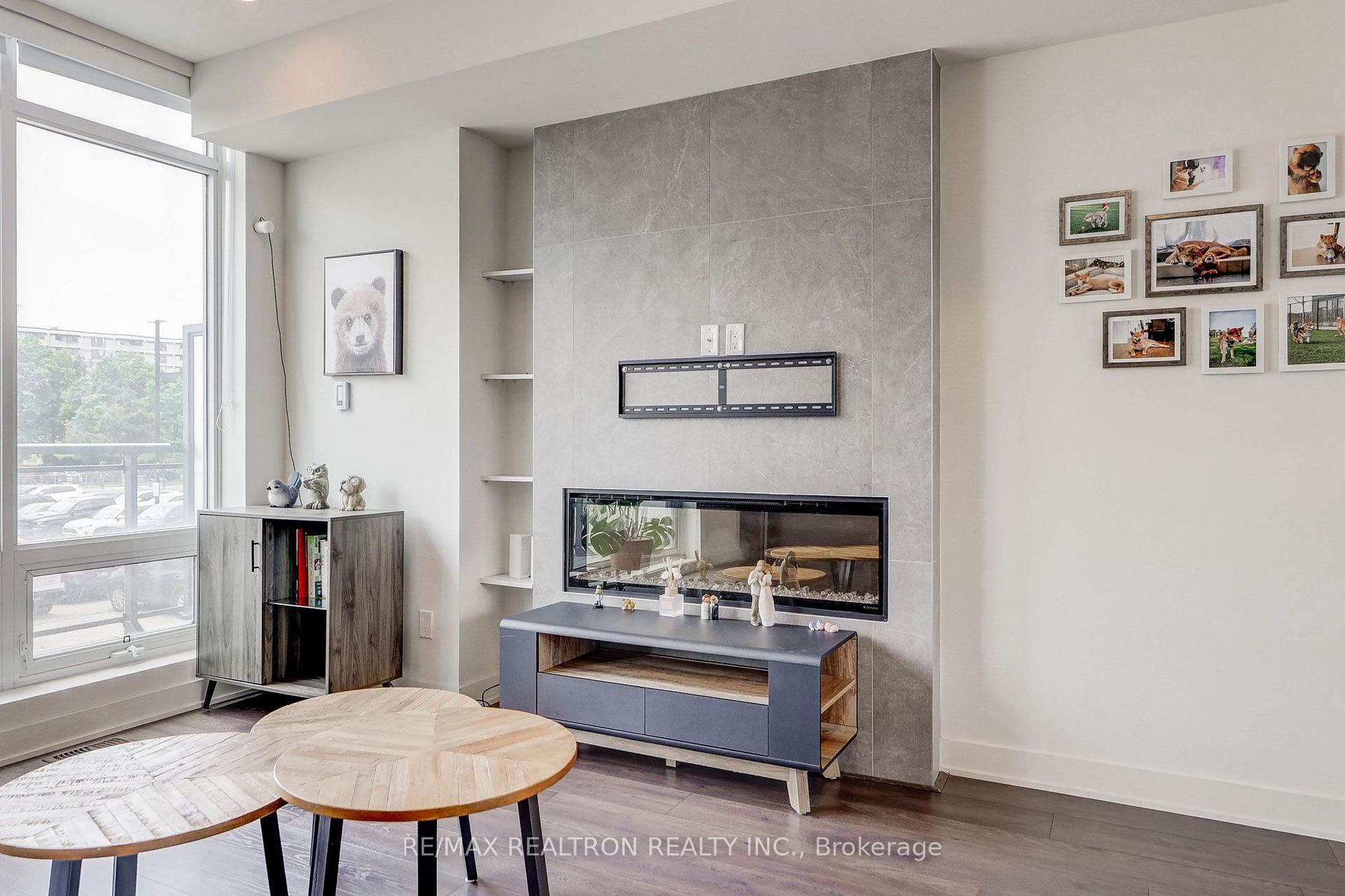 Photo 19 of 25 Sonic Way, Toronto, Flemingdon Park — HOMEH