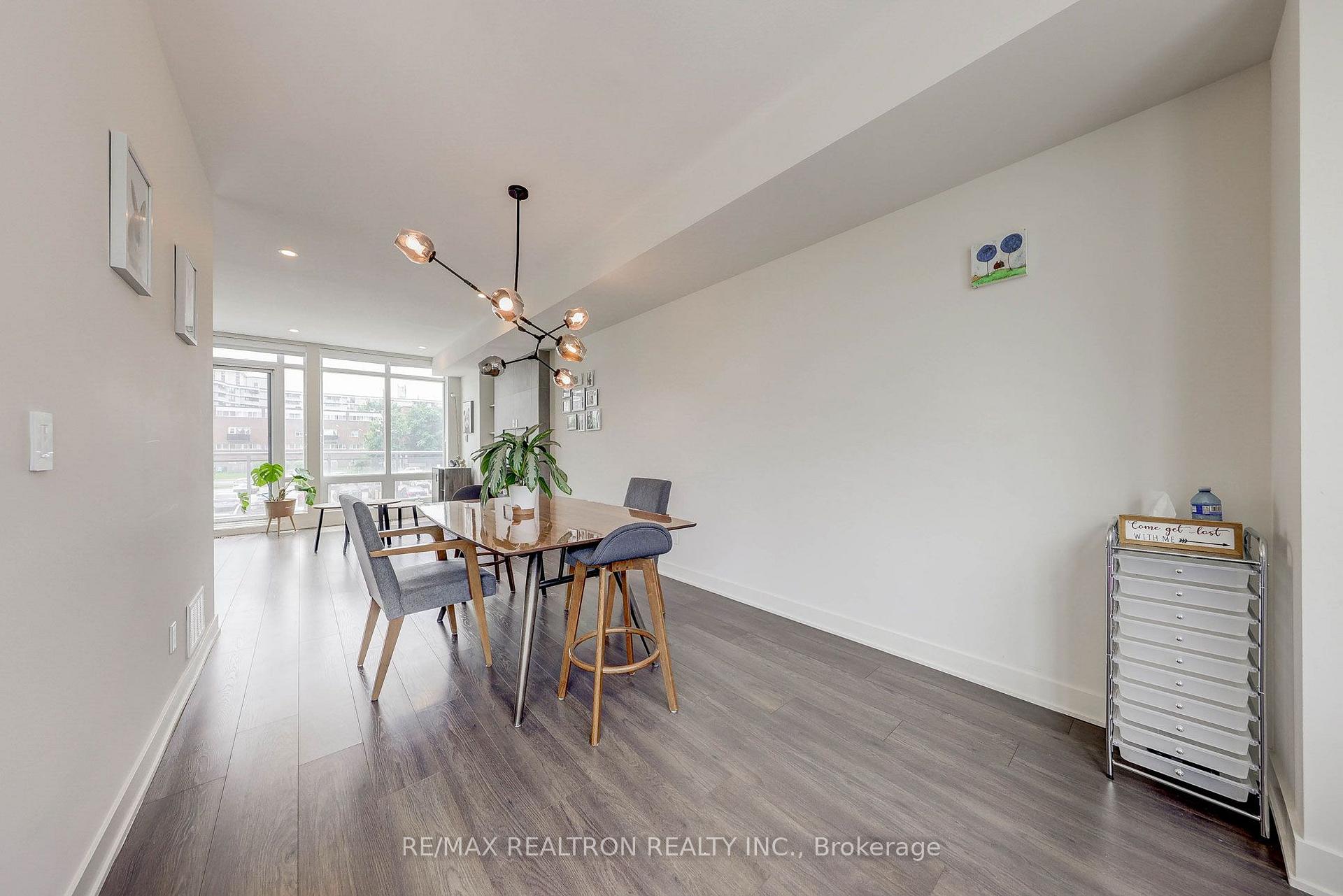 Photo 22 of 25 Sonic Way, Toronto, Flemingdon Park — HOMEH