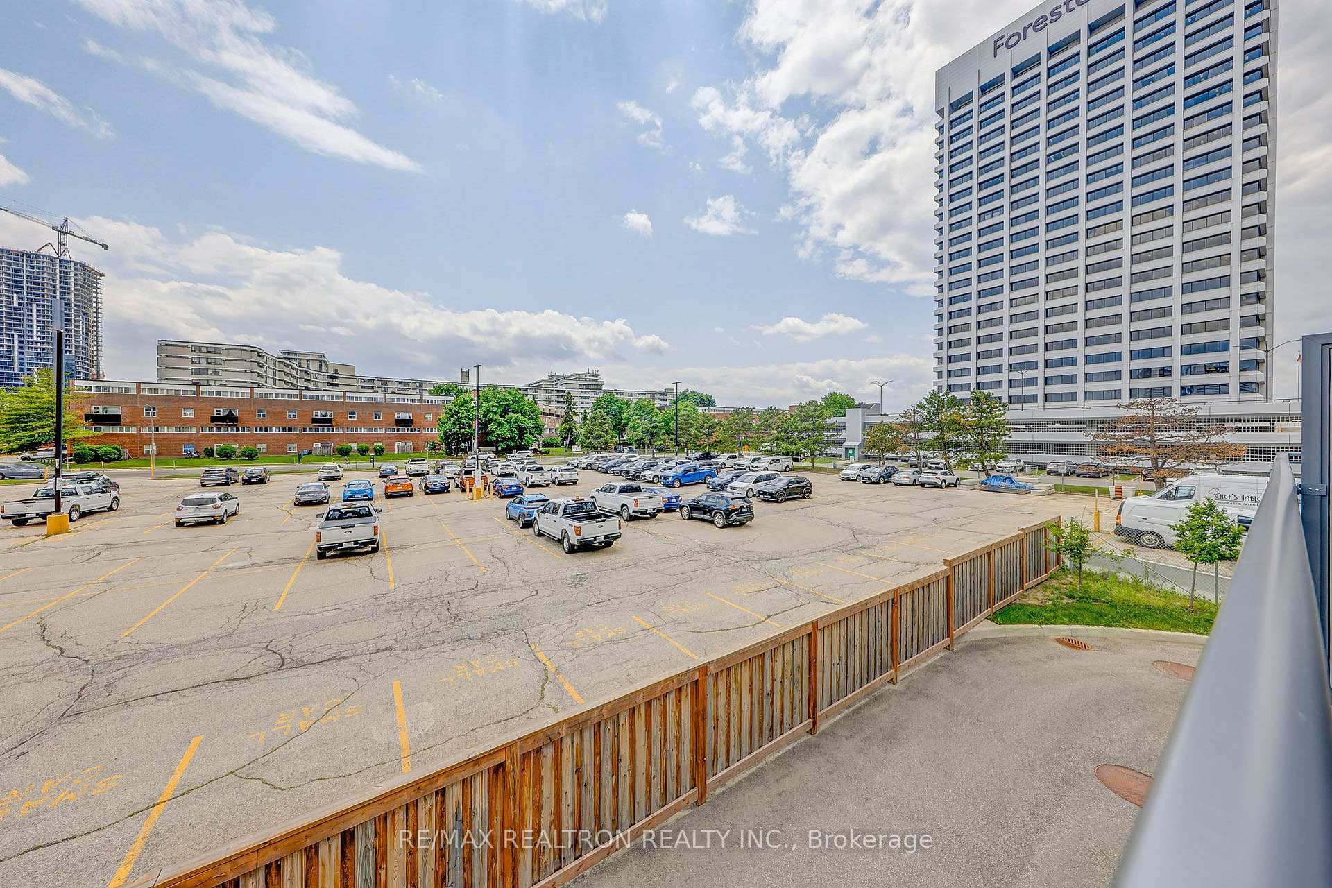 Photo 26 of 25 Sonic Way, Toronto, Flemingdon Park — HOMEH