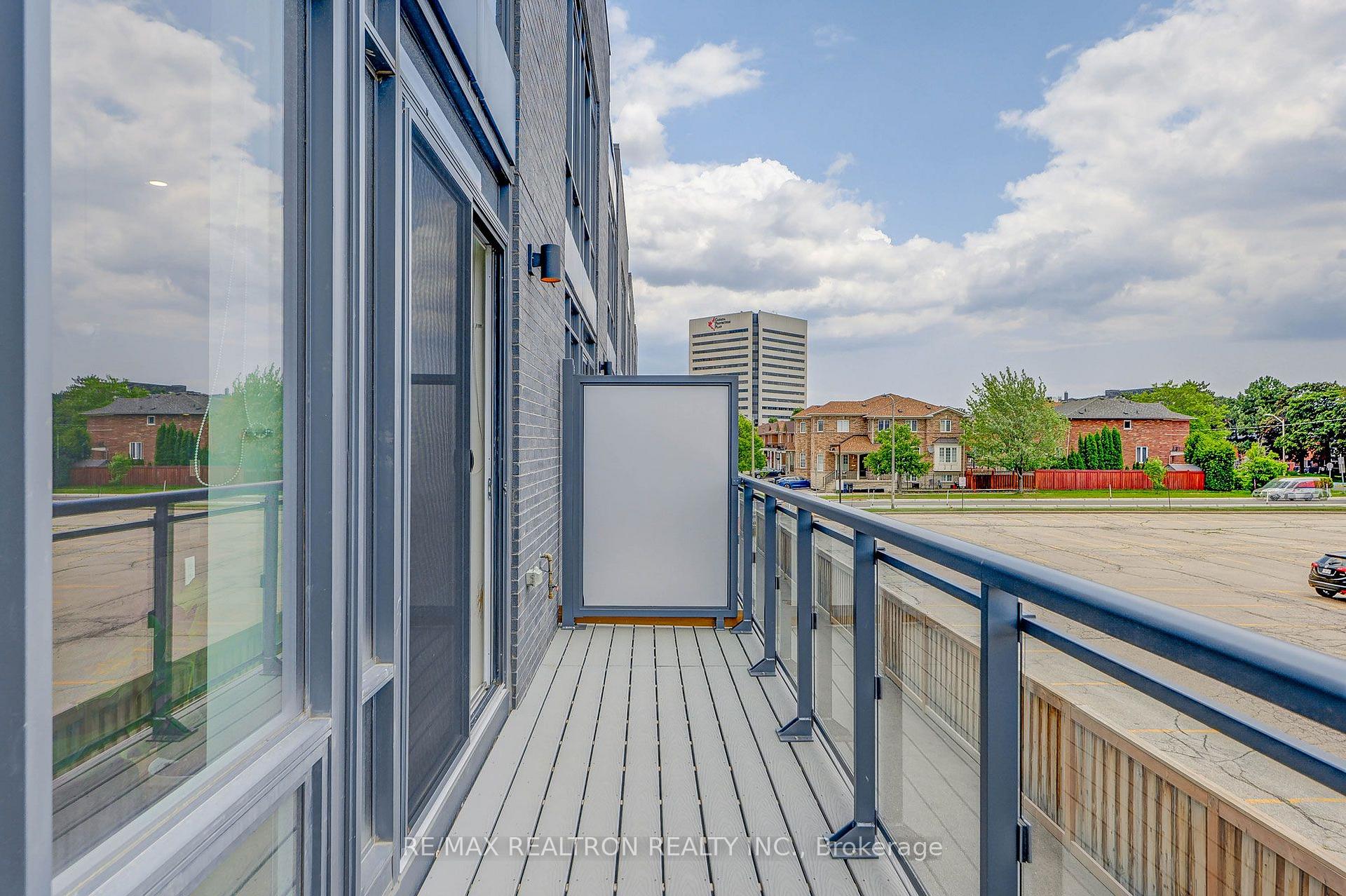 Photo 27 of 25 Sonic Way, Toronto, Flemingdon Park — HOMEH