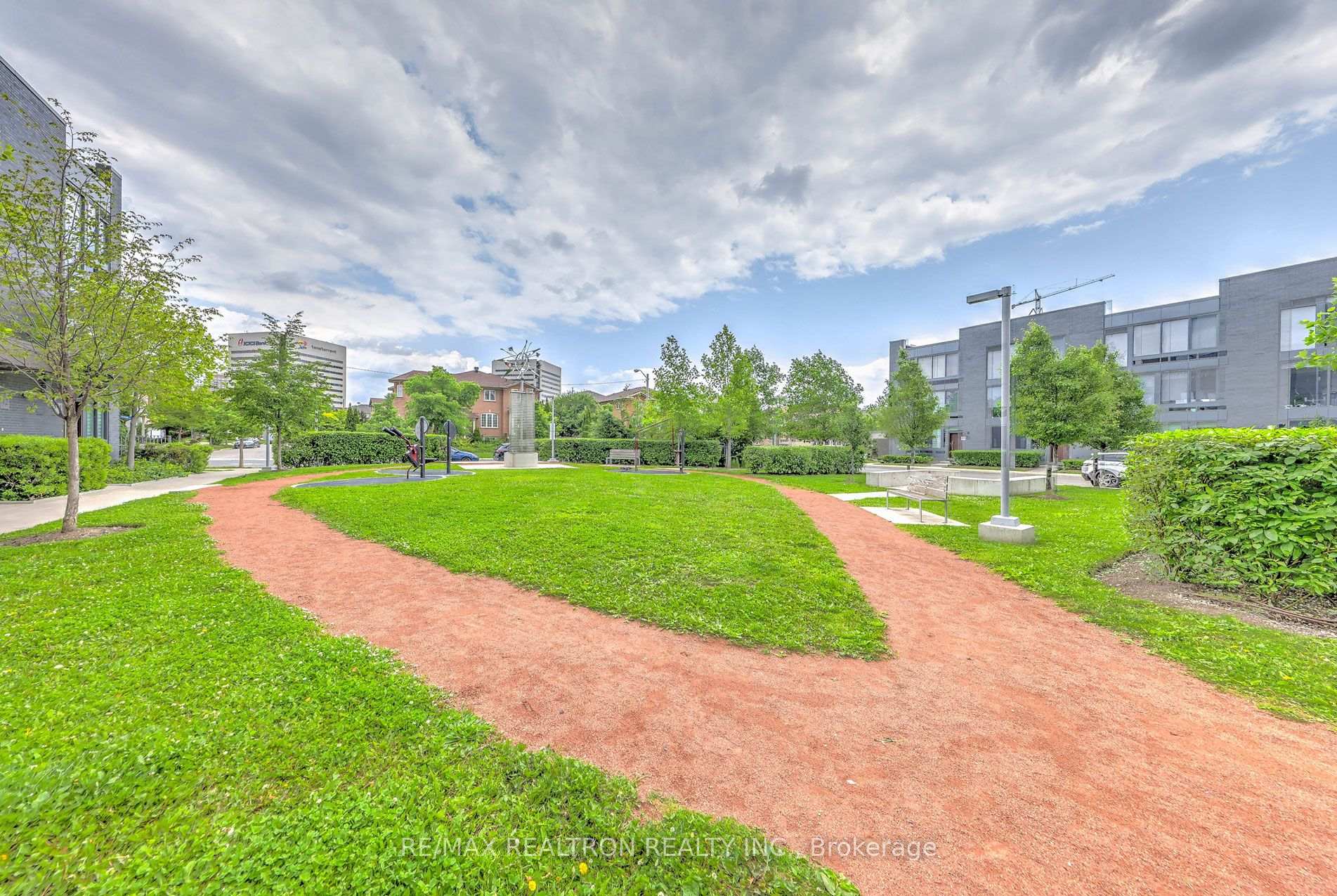 Photo 42 of 25 Sonic Way, Toronto, Flemingdon Park — HOMEH