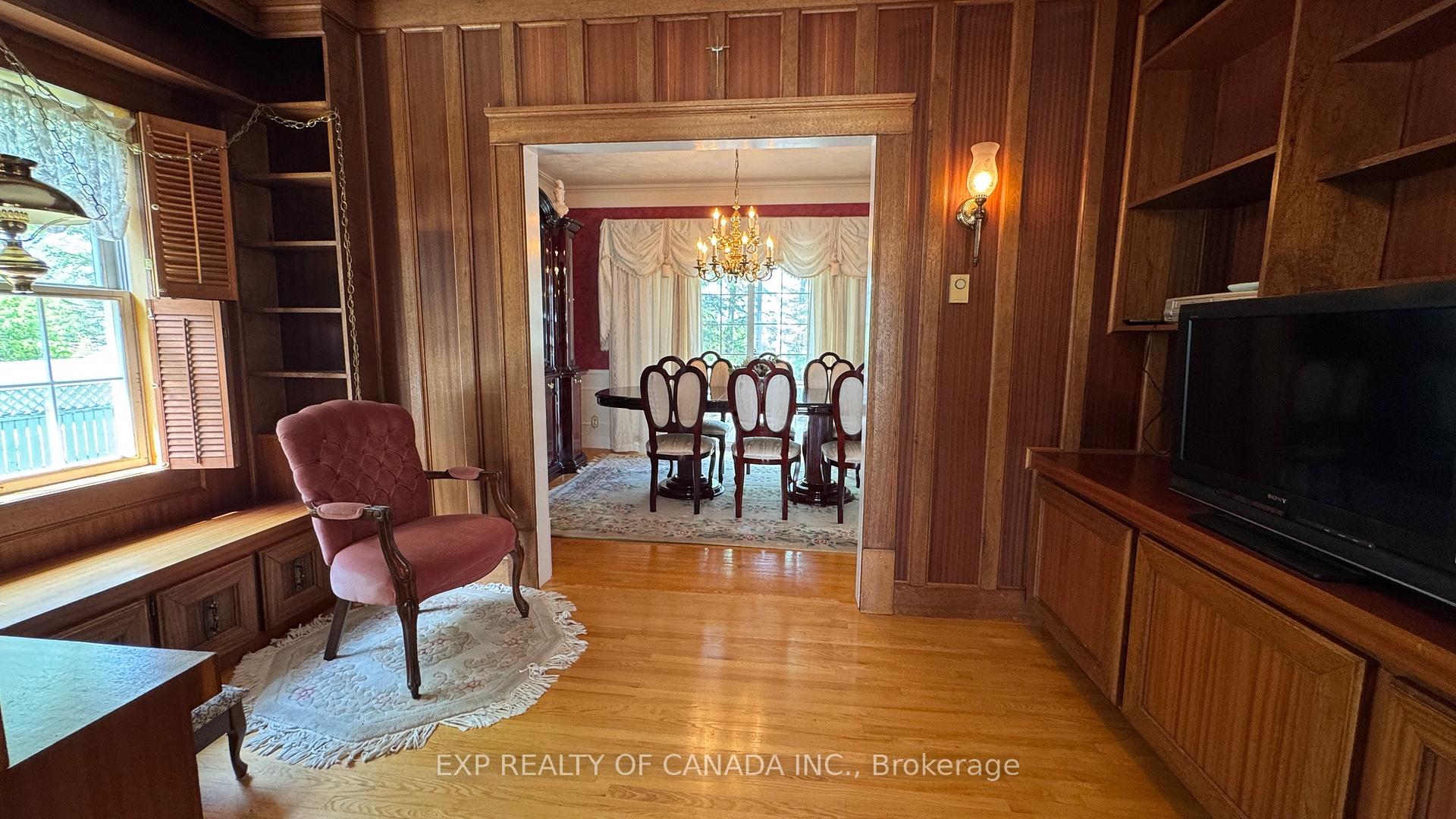 Photo 13 of 367 Third Avenue, Cochrane — HOMEH