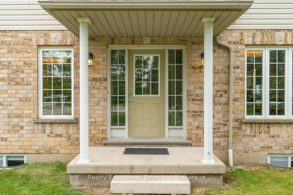 Photo 6 of Unit 23, 210 Dawn Avenue, Guelph, Clairfields/Hanlon Business Park — HOMEH