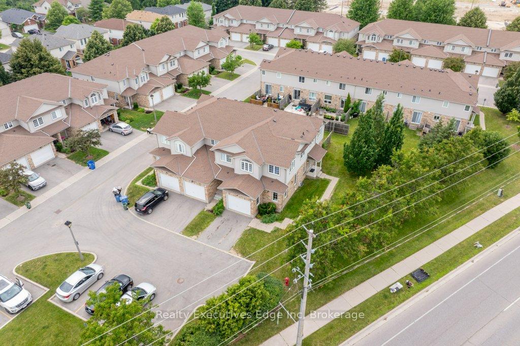 Photo 7 of Unit 23, 210 Dawn Avenue, Guelph, Clairfields/Hanlon Business Park — HOMEH