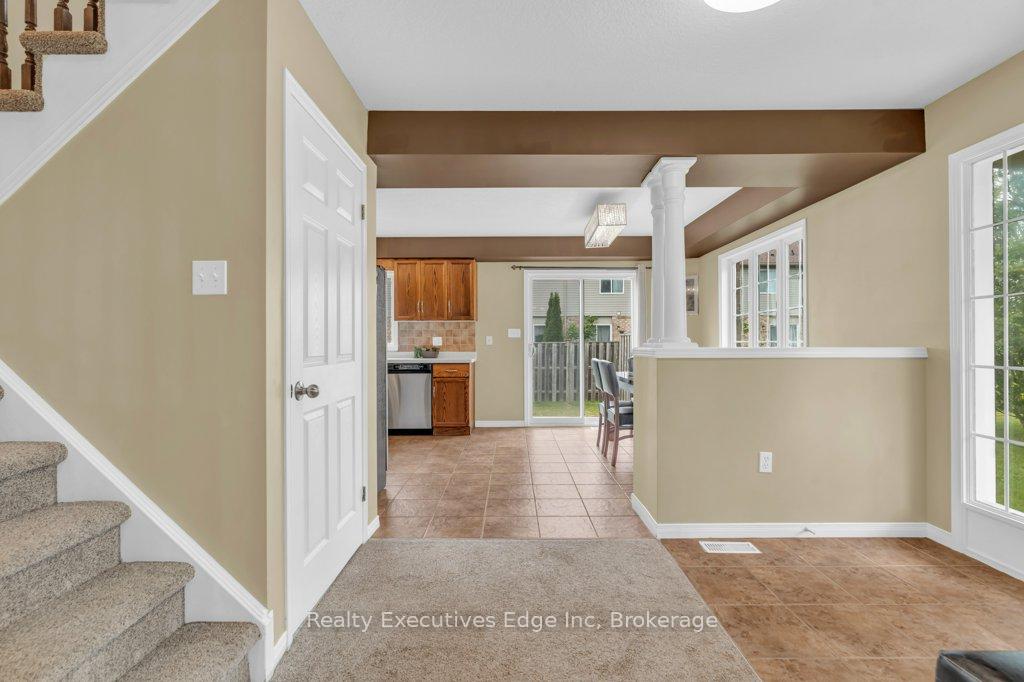Photo 9 of Unit 23, 210 Dawn Avenue, Guelph, Clairfields/Hanlon Business Park — HOMEH