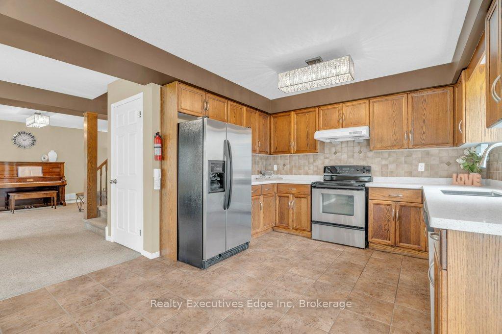 Photo 10 of Unit 23, 210 Dawn Avenue, Guelph, Clairfields/Hanlon Business Park — HOMEH