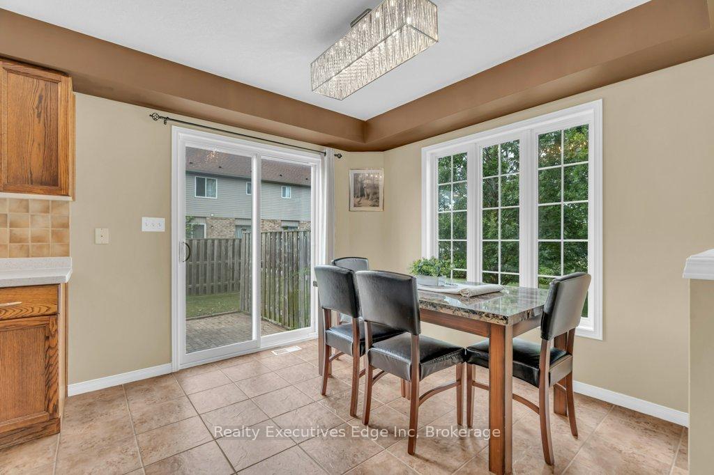 Photo 13 of Unit 23, 210 Dawn Avenue, Guelph, Clairfields/Hanlon Business Park — HOMEH