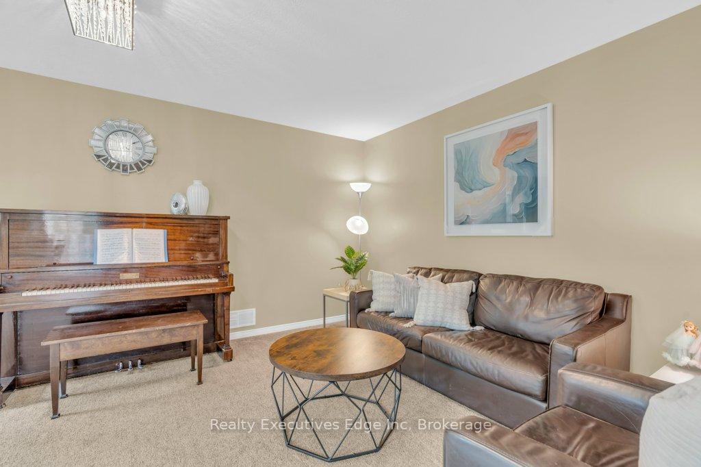 Photo 14 of Unit 23, 210 Dawn Avenue, Guelph, Clairfields/Hanlon Business Park — HOMEH
