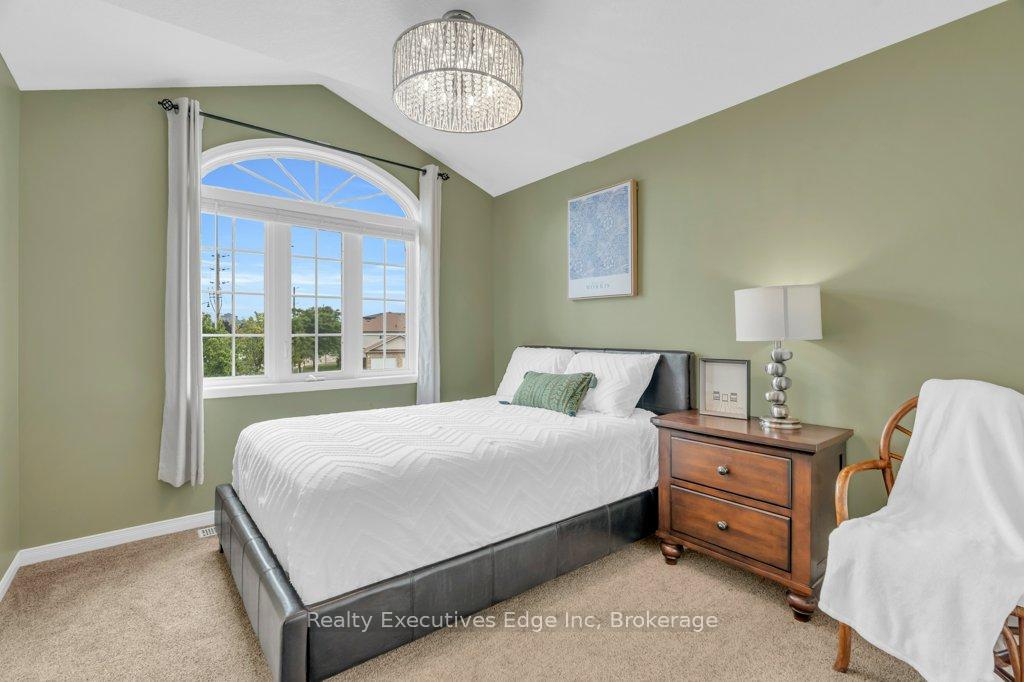 Photo 23 of Unit 23, 210 Dawn Avenue, Guelph, Clairfields/Hanlon Business Park — HOMEH