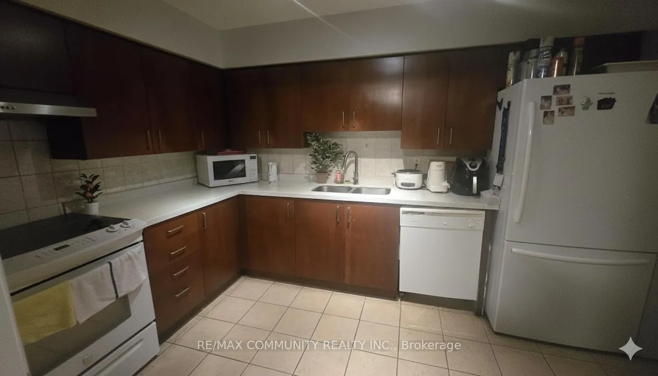 Photo 9 of Unit 907, 260 Davis Drive, Newmarket, Central Newmarket — HOMEH