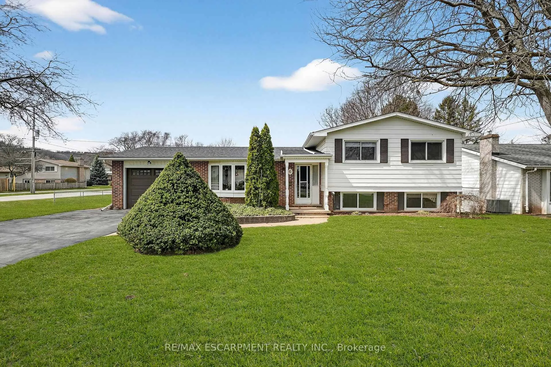 Photo 1 of 6 Nelles Road S, Grimsby, Grimsby East — HOMEH