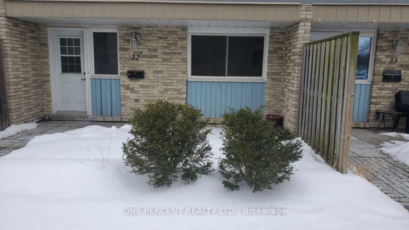 Photo 2 of Unit 32, 35 Breckenridge Drive, Kitchener — HOMEH
