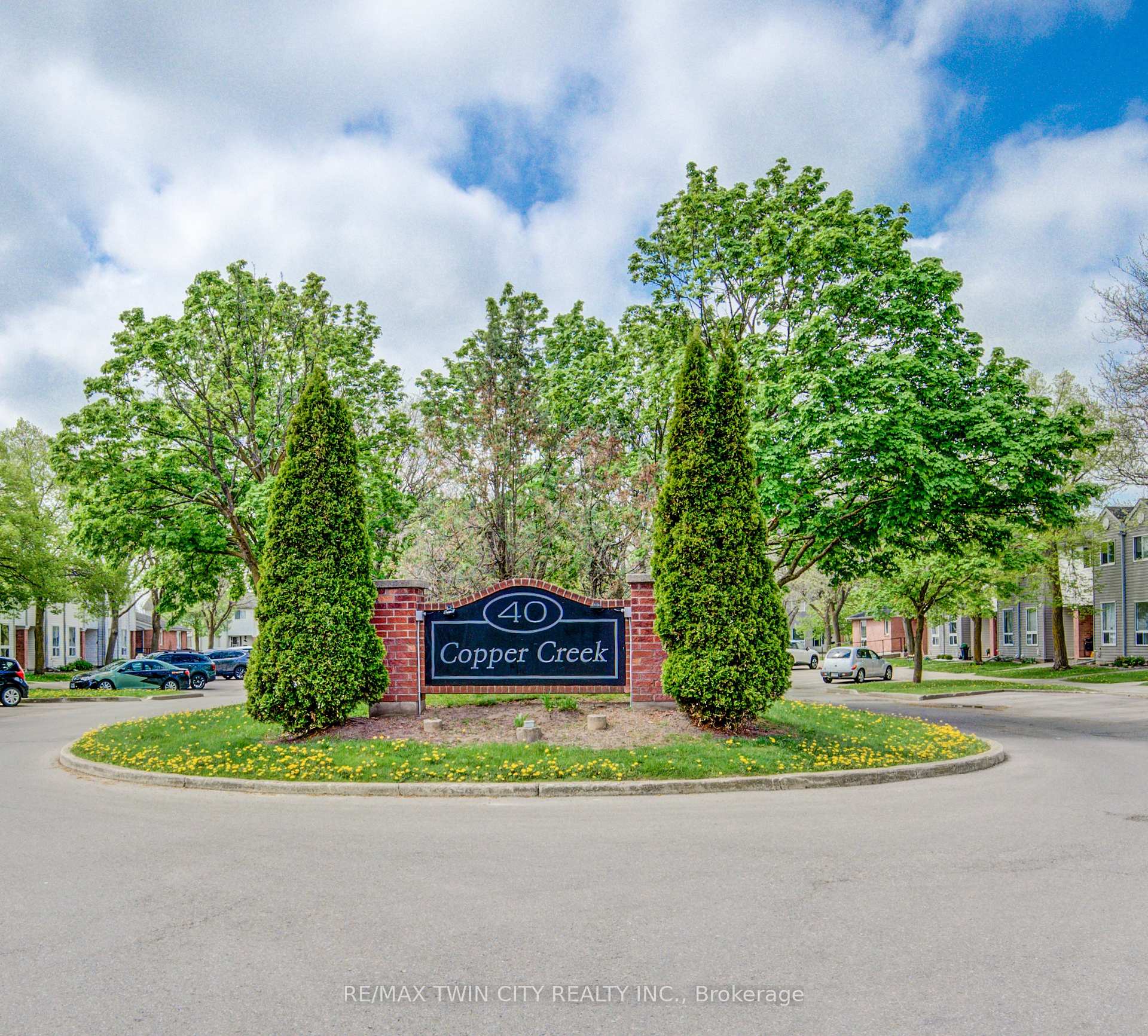 Photo 1 of Unit 43, 40 Imperial Road N, Guelph, Willow West/Sugarbush/West Acres — HOMEH