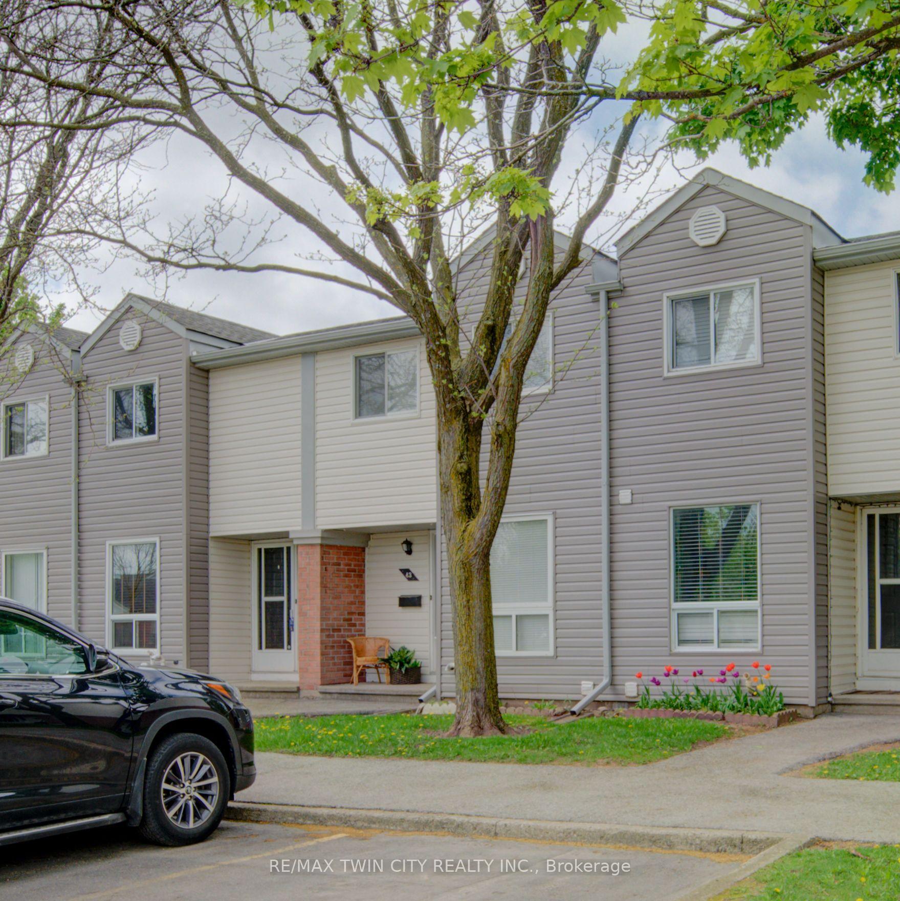 Photo 2 of Unit 43, 40 Imperial Road N, Guelph, Willow West/Sugarbush/West Acres — HOMEH