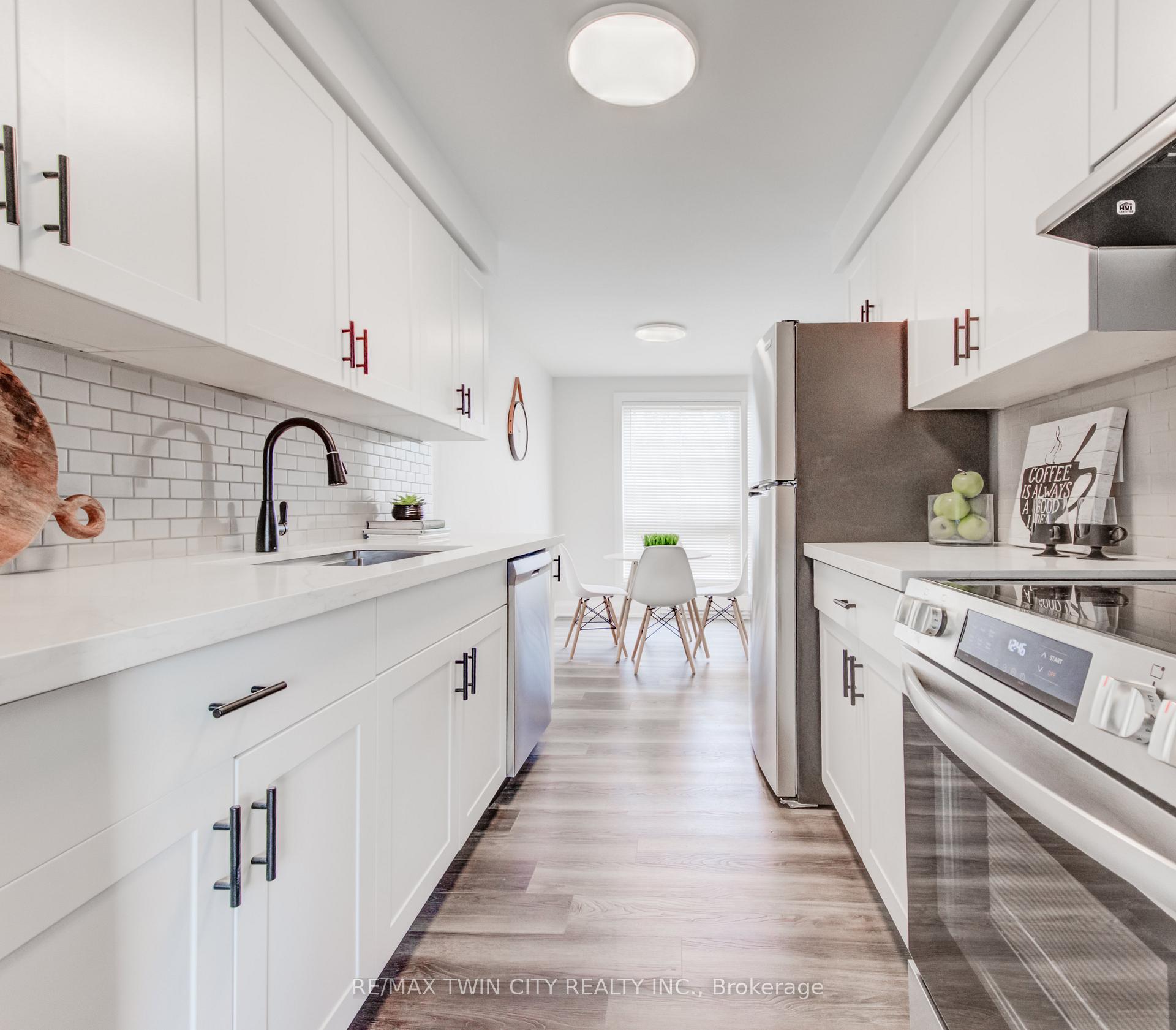 Photo 7 of Unit 43, 40 Imperial Road N, Guelph, Willow West/Sugarbush/West Acres — HOMEH
