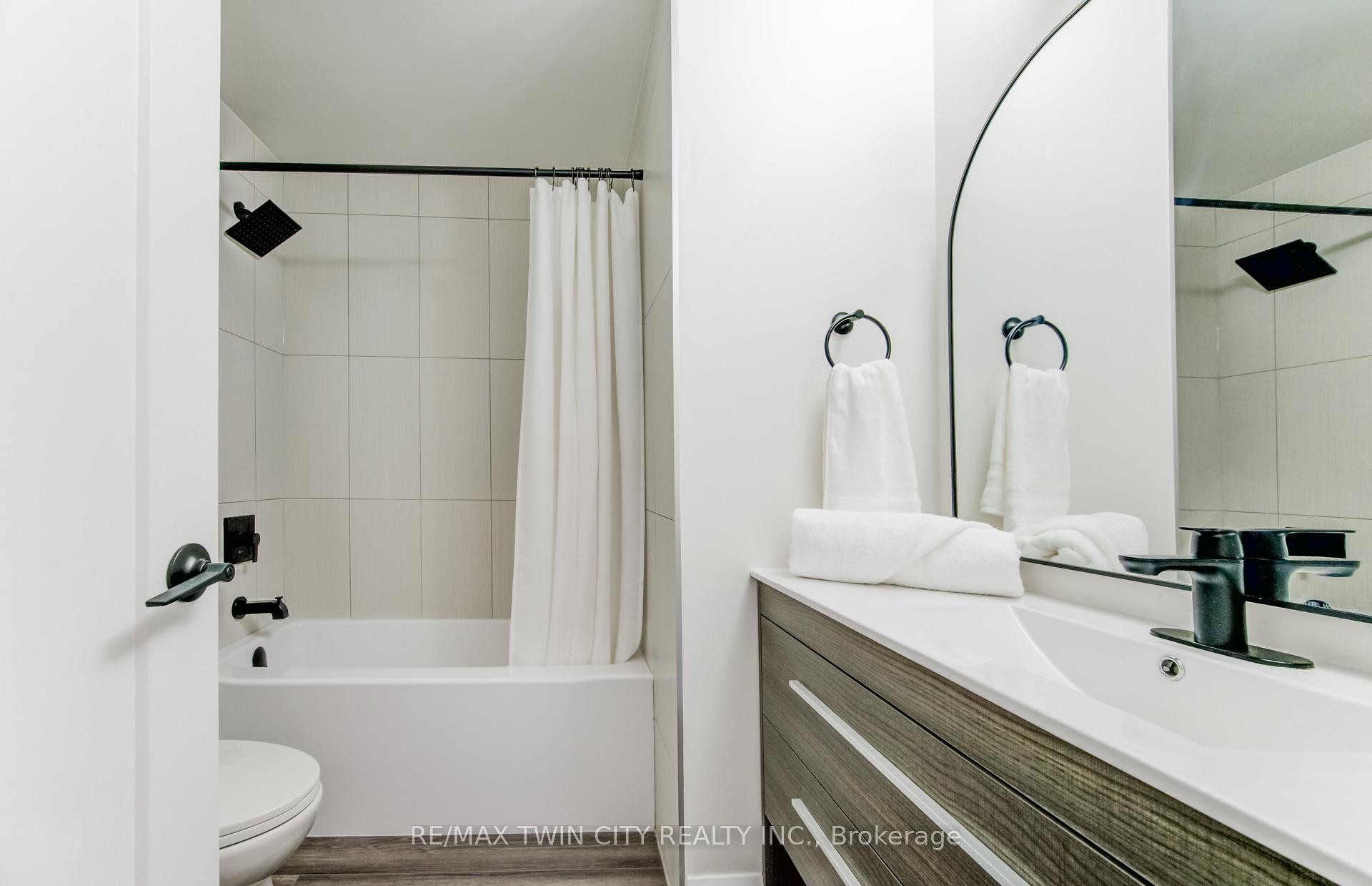 Photo 15 of Unit 43, 40 Imperial Road N, Guelph, Willow West/Sugarbush/West Acres — HOMEH