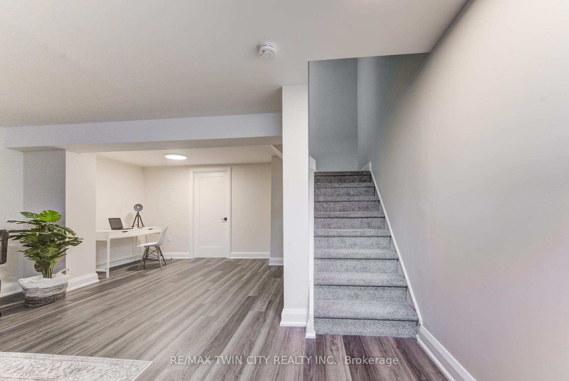 Photo 19 of Unit 43, 40 Imperial Road N, Guelph, Willow West/Sugarbush/West Acres — HOMEH