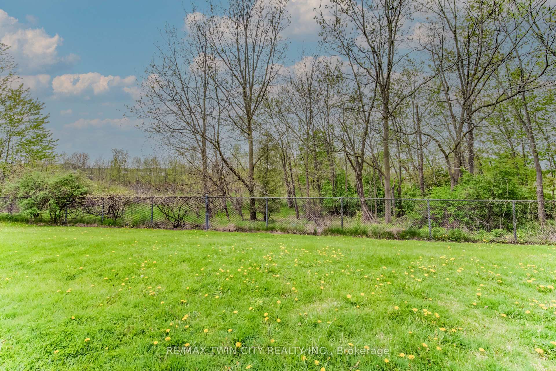 Photo 24 of Unit 43, 40 Imperial Road N, Guelph, Willow West/Sugarbush/West Acres — HOMEH