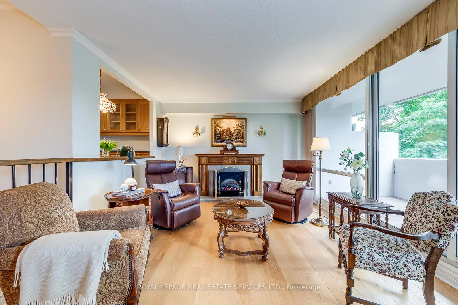 Photo 12 of Unit 405, 240 Scarlett Road, Toronto, Rockcliffe-Smythe — HOMEH