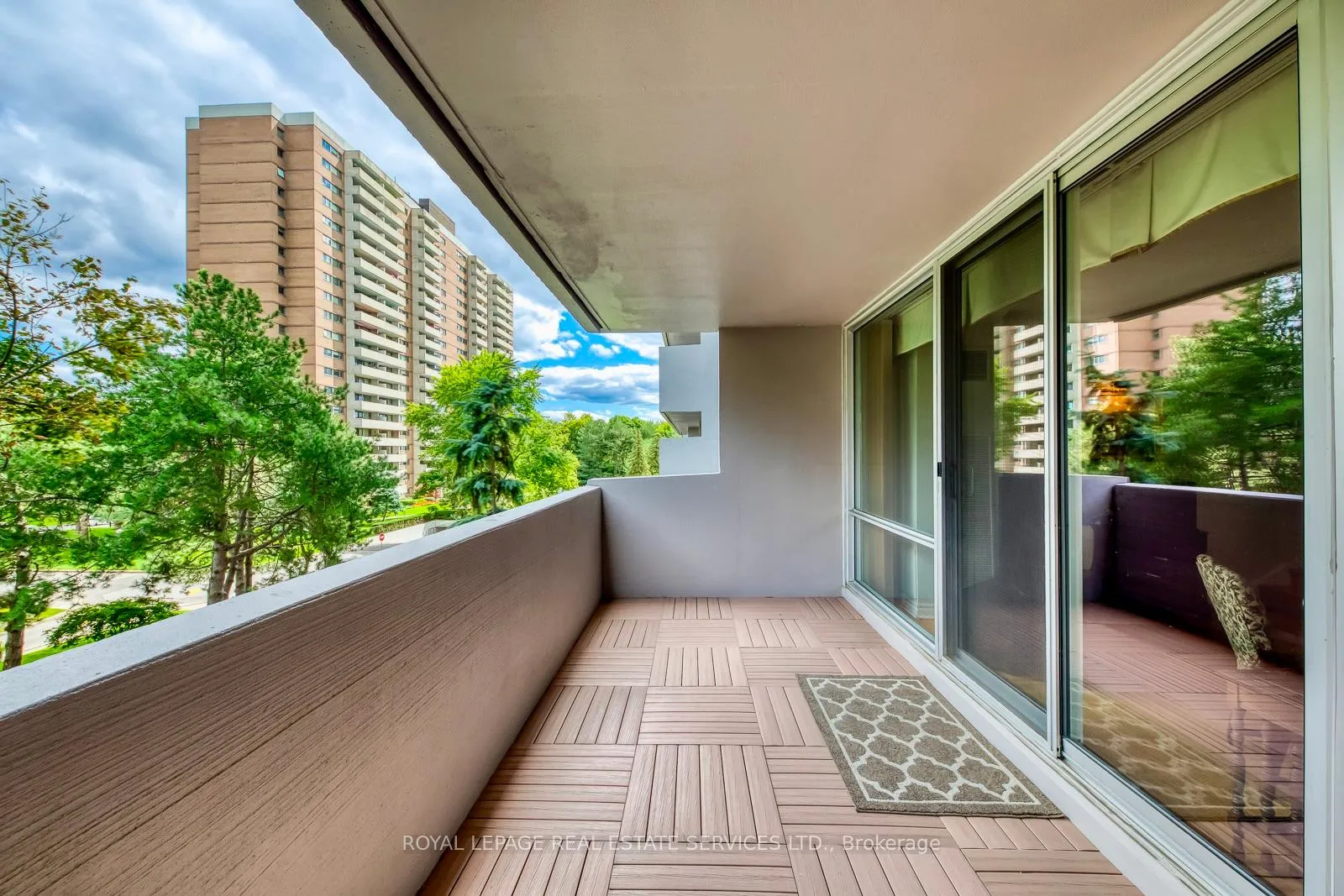 Photo 16 of Unit 405, 240 Scarlett Road, Toronto, Rockcliffe-Smythe — HOMEH