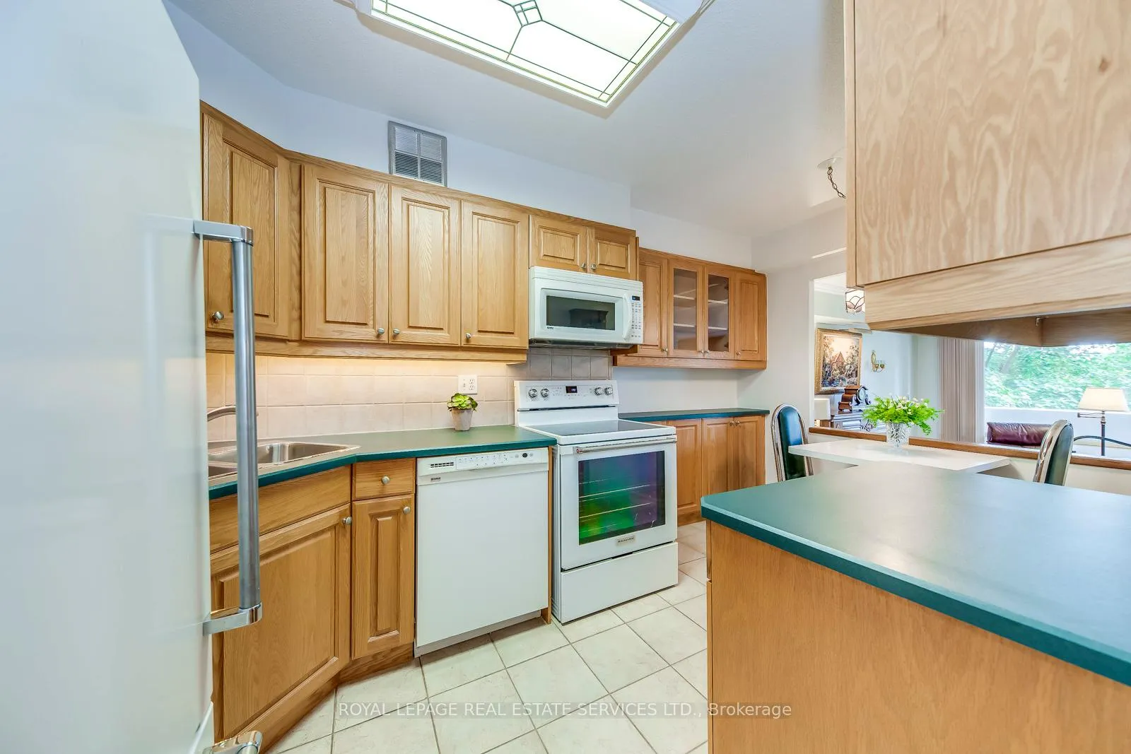 Photo 21 of Unit 405, 240 Scarlett Road, Toronto, Rockcliffe-Smythe — HOMEH