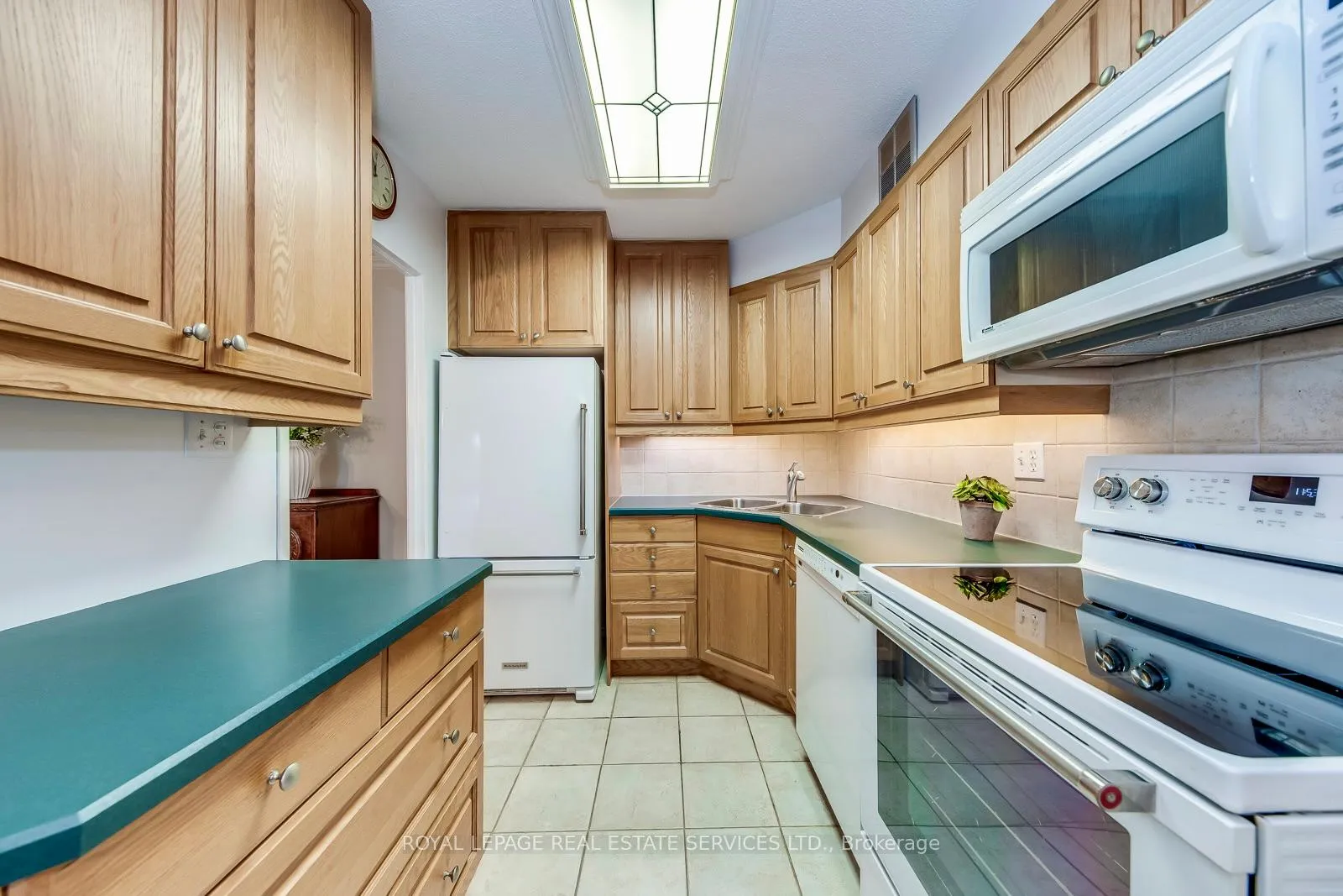 Photo 22 of Unit 405, 240 Scarlett Road, Toronto, Rockcliffe-Smythe — HOMEH