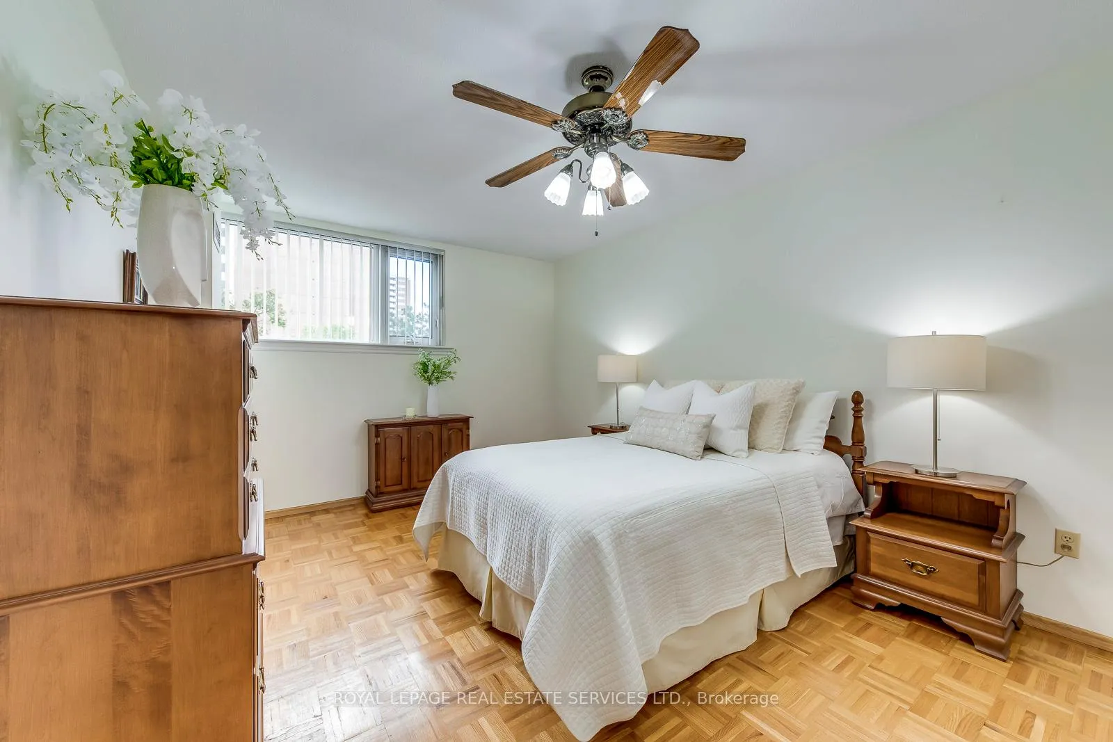 Photo 26 of Unit 405, 240 Scarlett Road, Toronto, Rockcliffe-Smythe — HOMEH