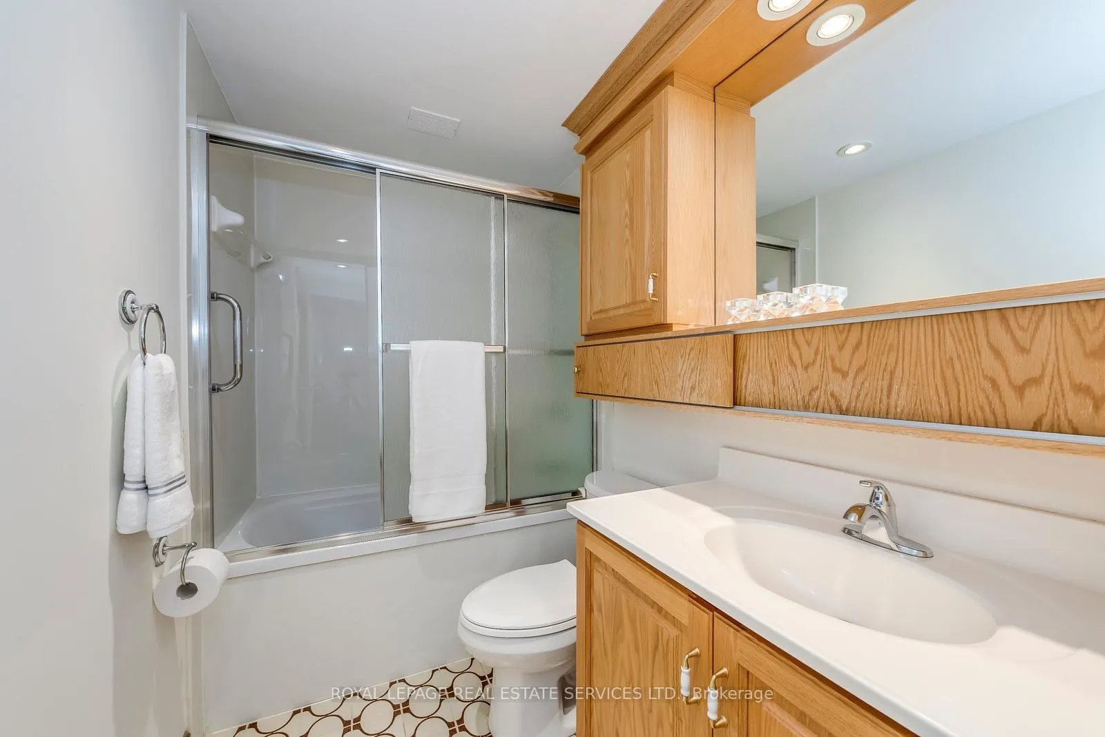Photo 29 of Unit 405, 240 Scarlett Road, Toronto, Rockcliffe-Smythe — HOMEH