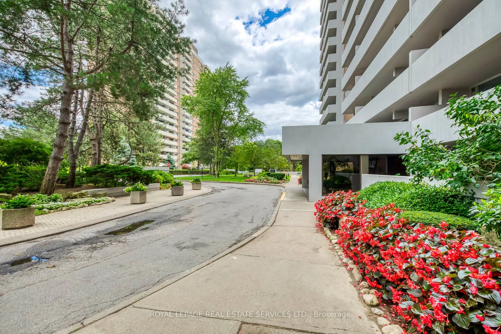 Photo 45 of Unit 405, 240 Scarlett Road, Toronto, Rockcliffe-Smythe — HOMEH