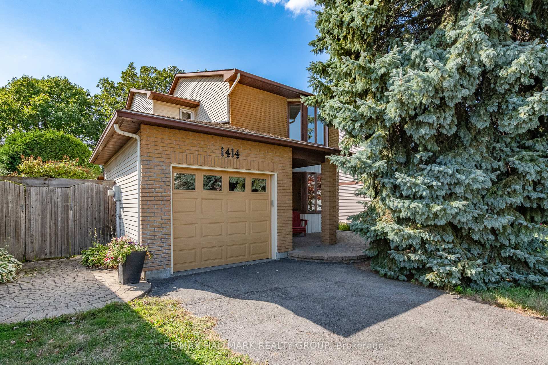 Photo 1 of 1414 Eastcliffe Way, Ottawa, Pineview — HOMEH