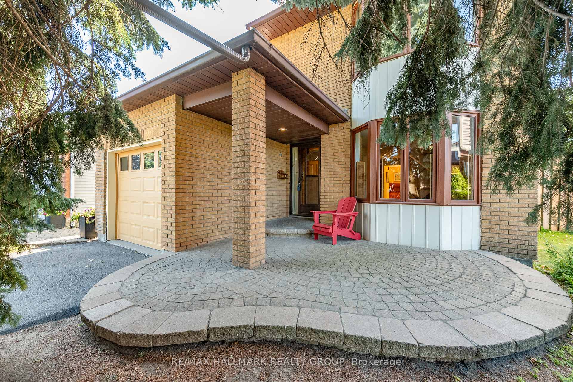 Photo 2 of 1414 Eastcliffe Way, Ottawa, Pineview — HOMEH