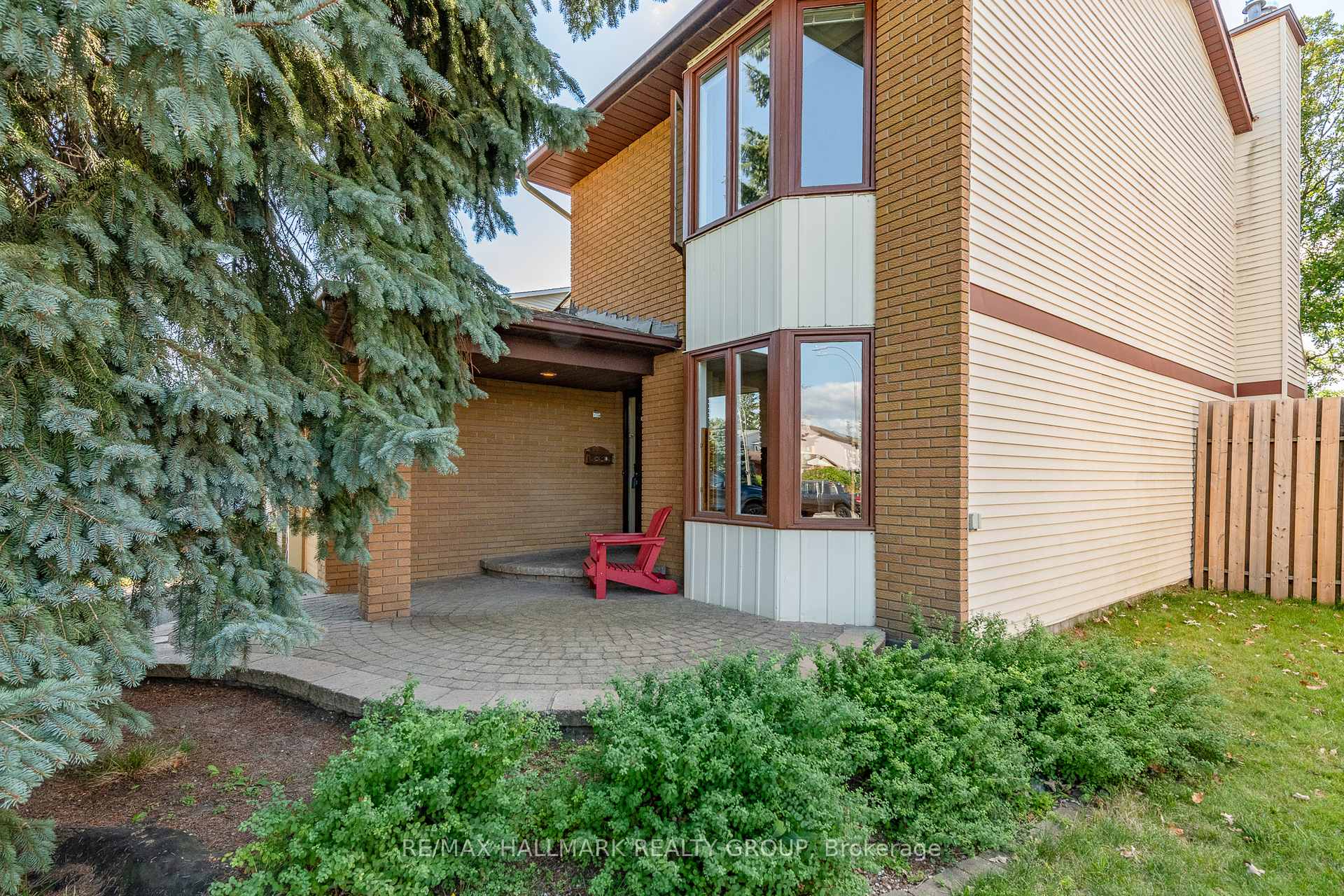 Photo 3 of 1414 Eastcliffe Way, Ottawa, Pineview — HOMEH