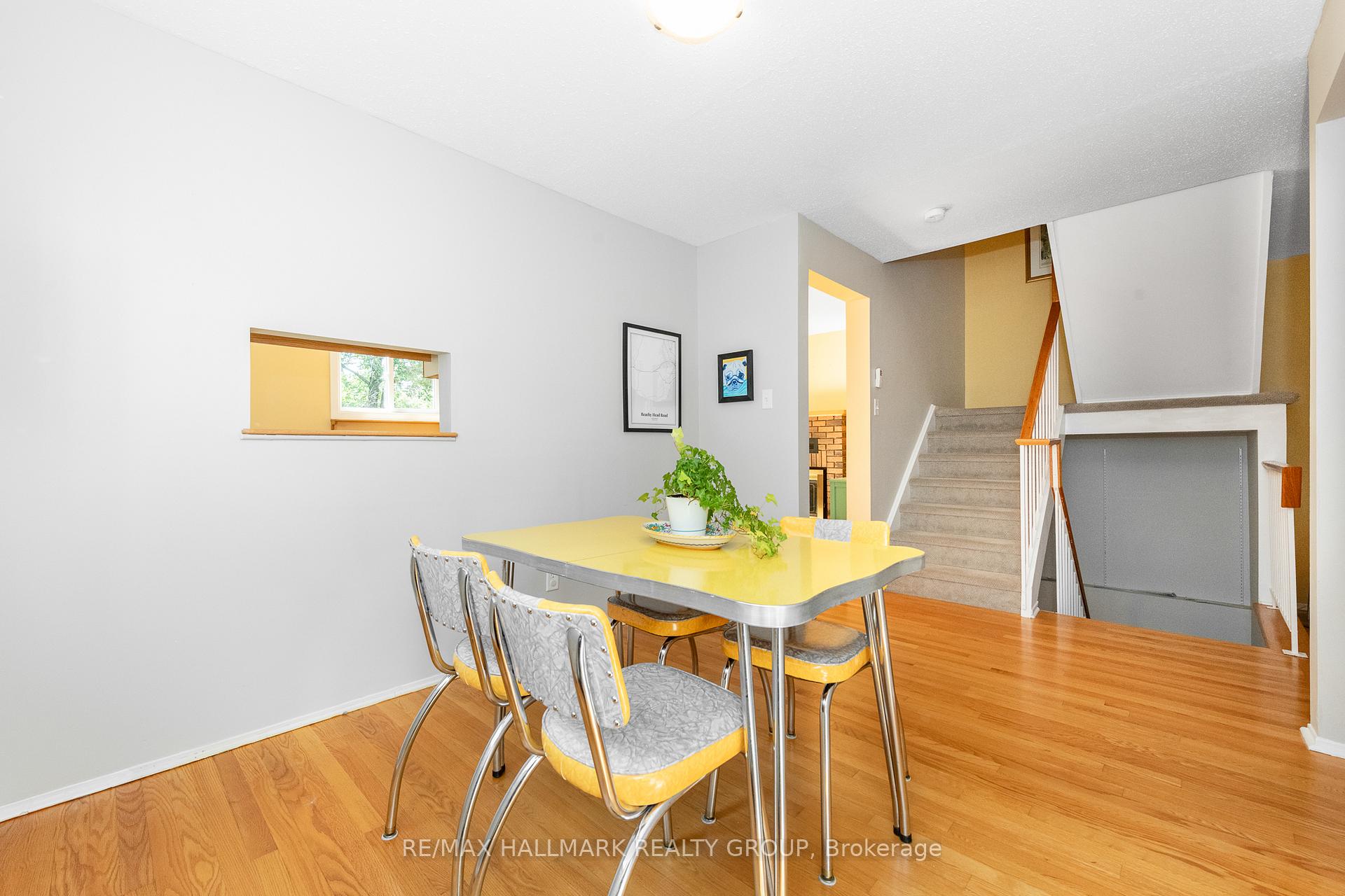 Photo 12 of 1414 Eastcliffe Way, Ottawa, Pineview — HOMEH